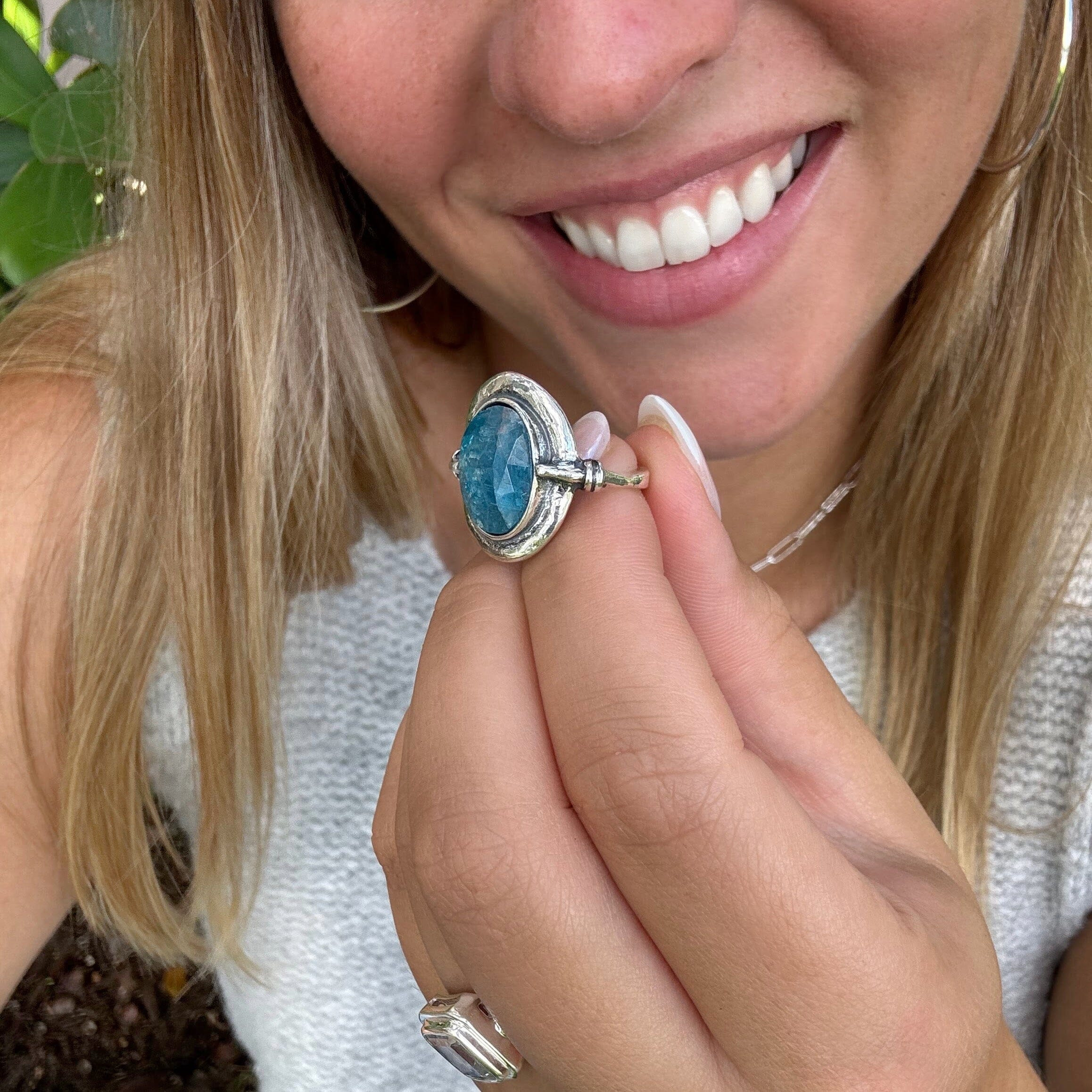sterline silver apatite statement ring