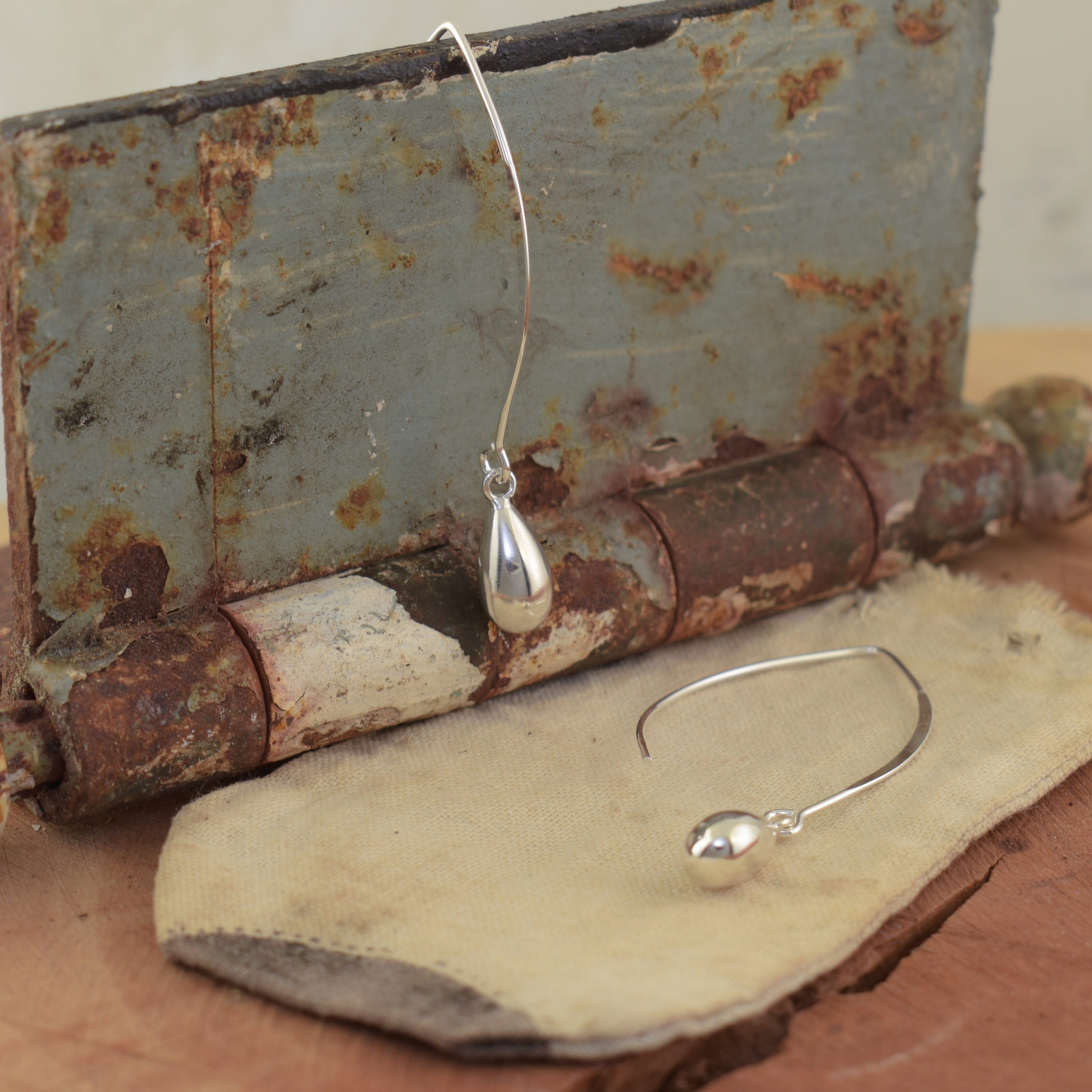 Dangle earrings silver drop shape