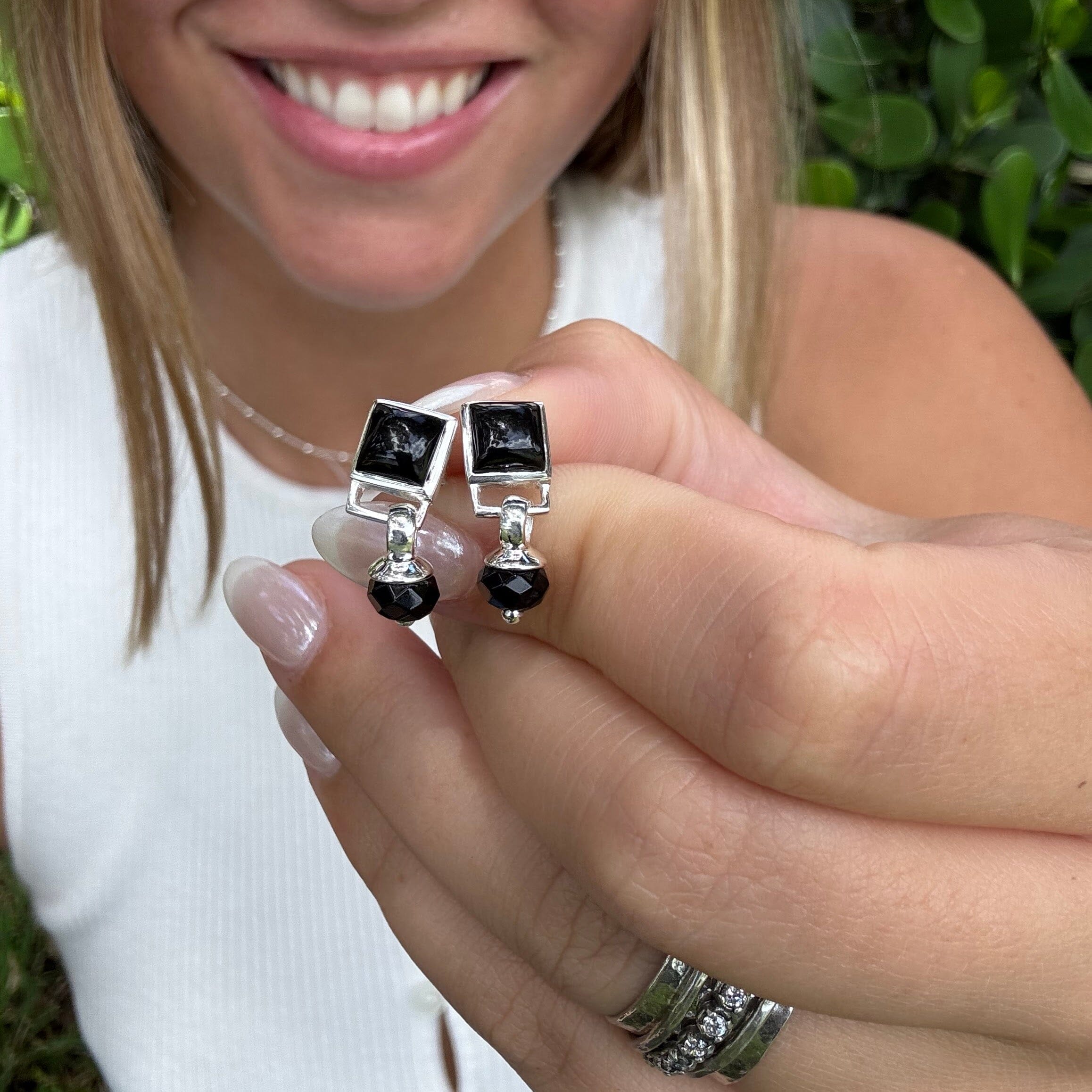 square onyx stud earrings featuring an onyx bead dangle
