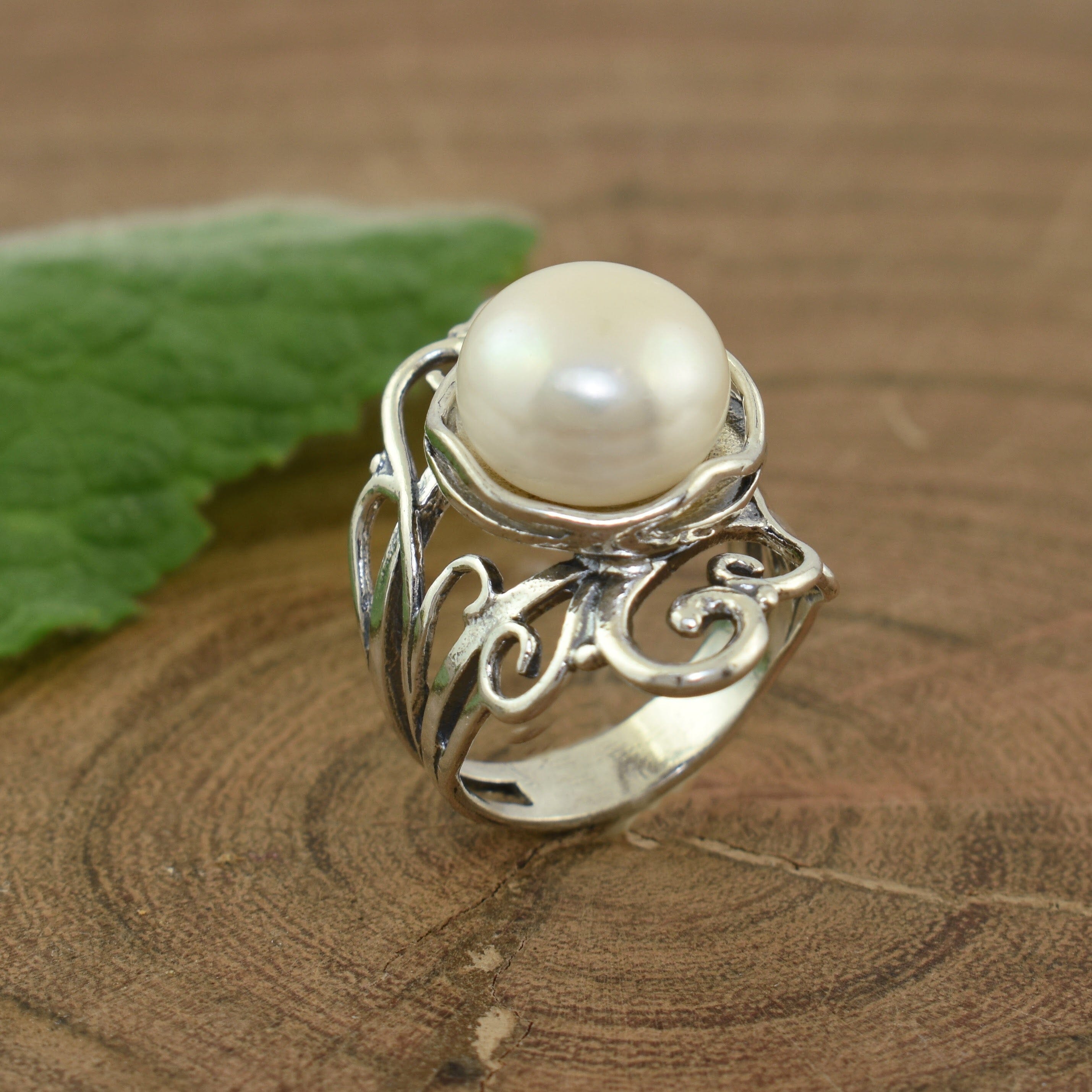 Designer sterling silver ring with freshwater pearl