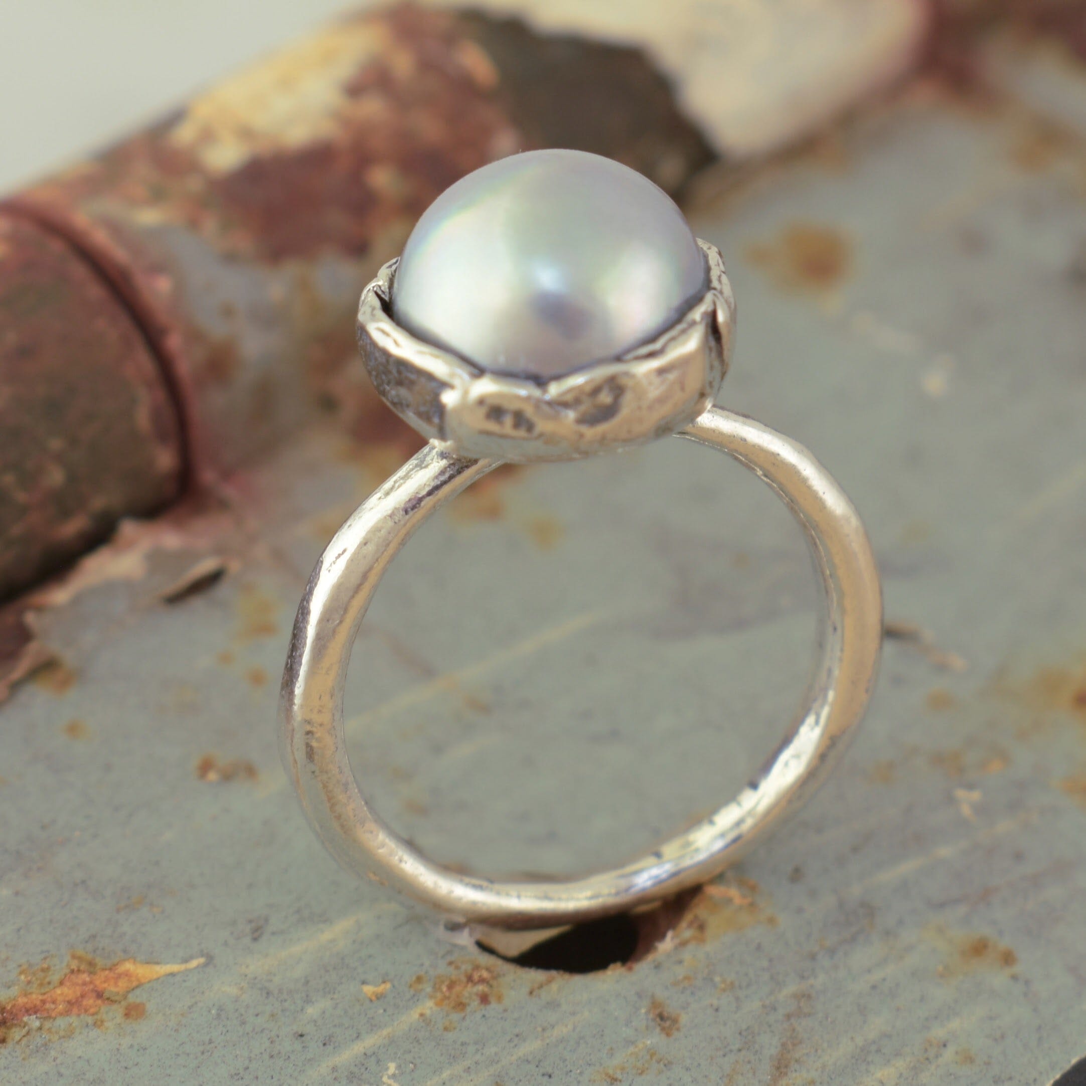 Grey freshwater pearl ring