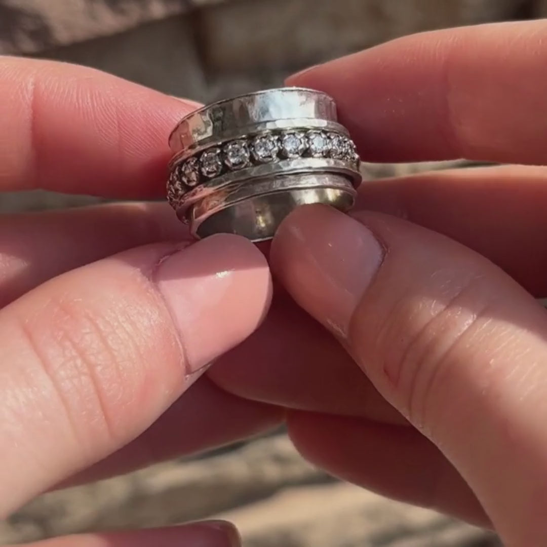 Primitive Shine Ring - In Silver