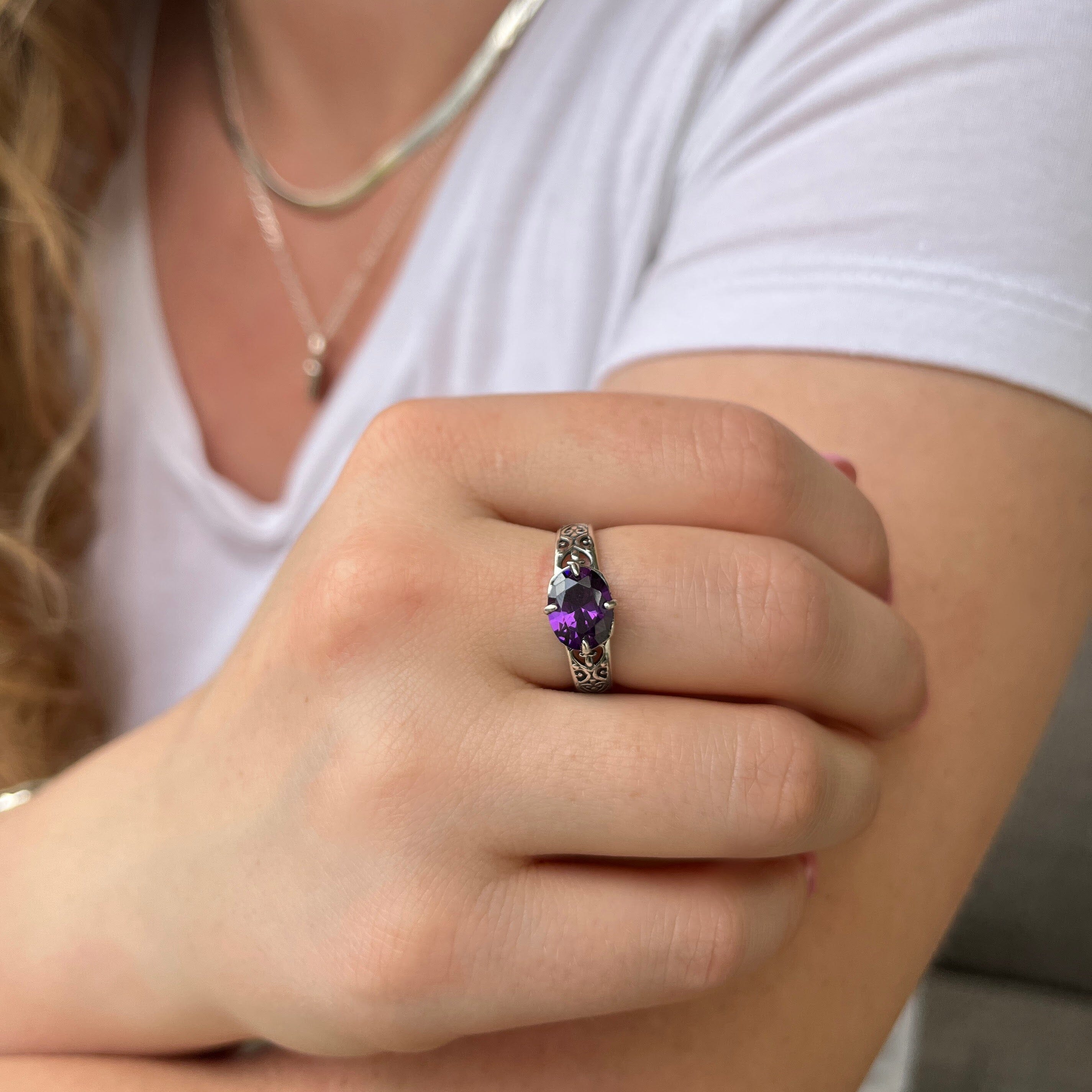 unique band with purple amethyst stone .925
