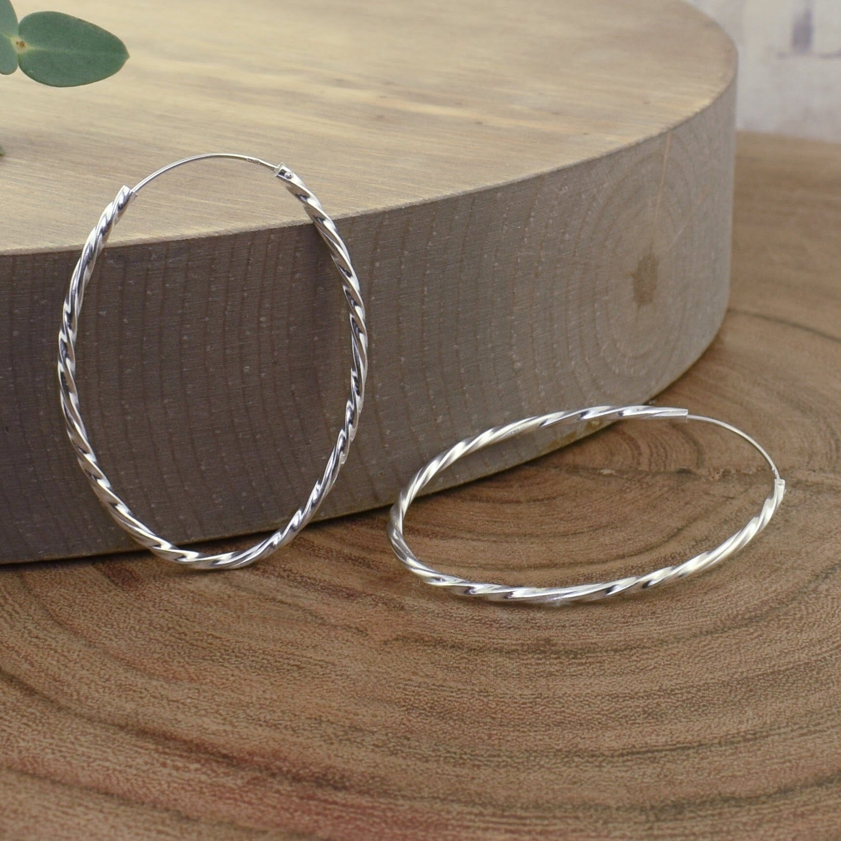 sterling silver continuous wire oval hoop earrings