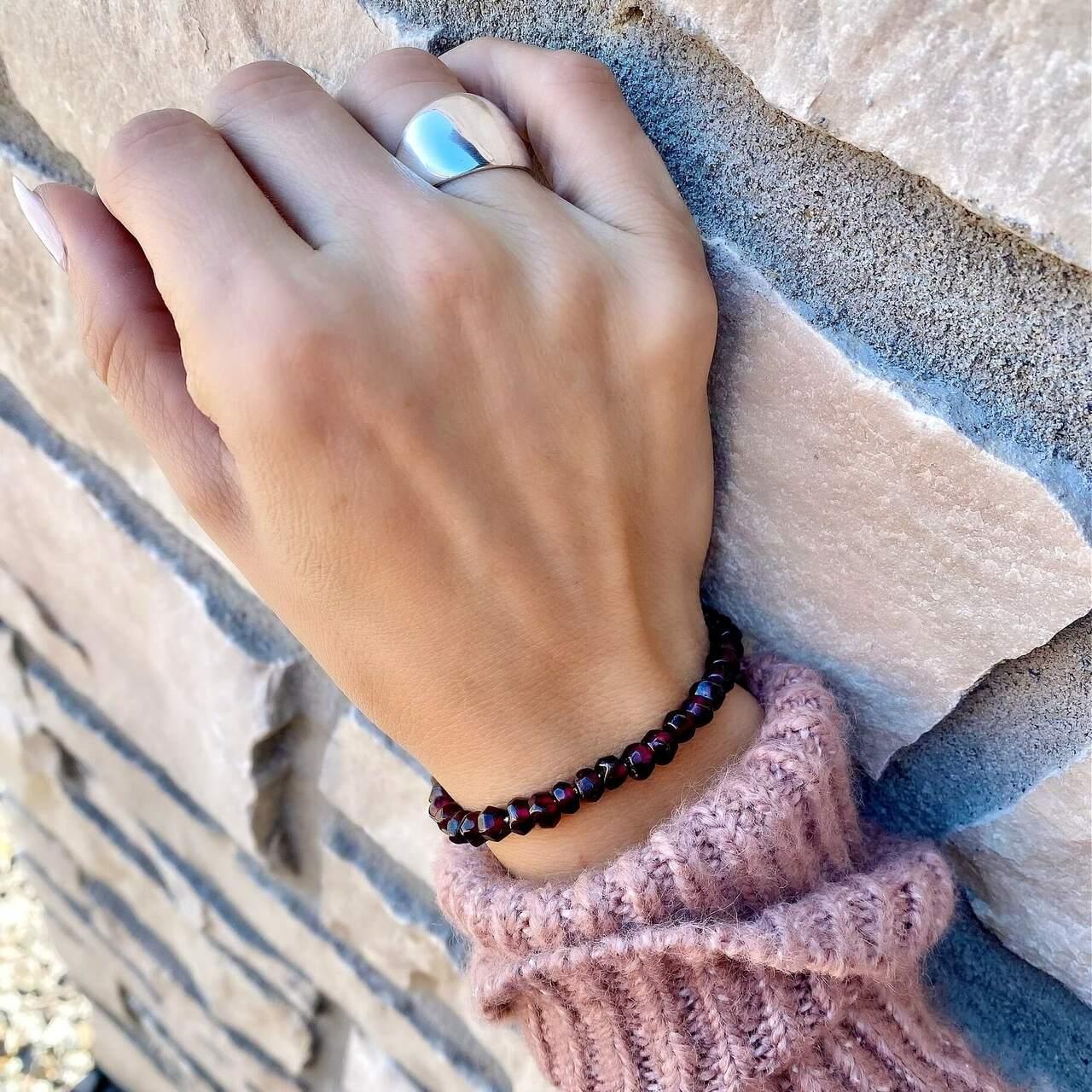 Bracelet with natural round faceted stones and sterling silver