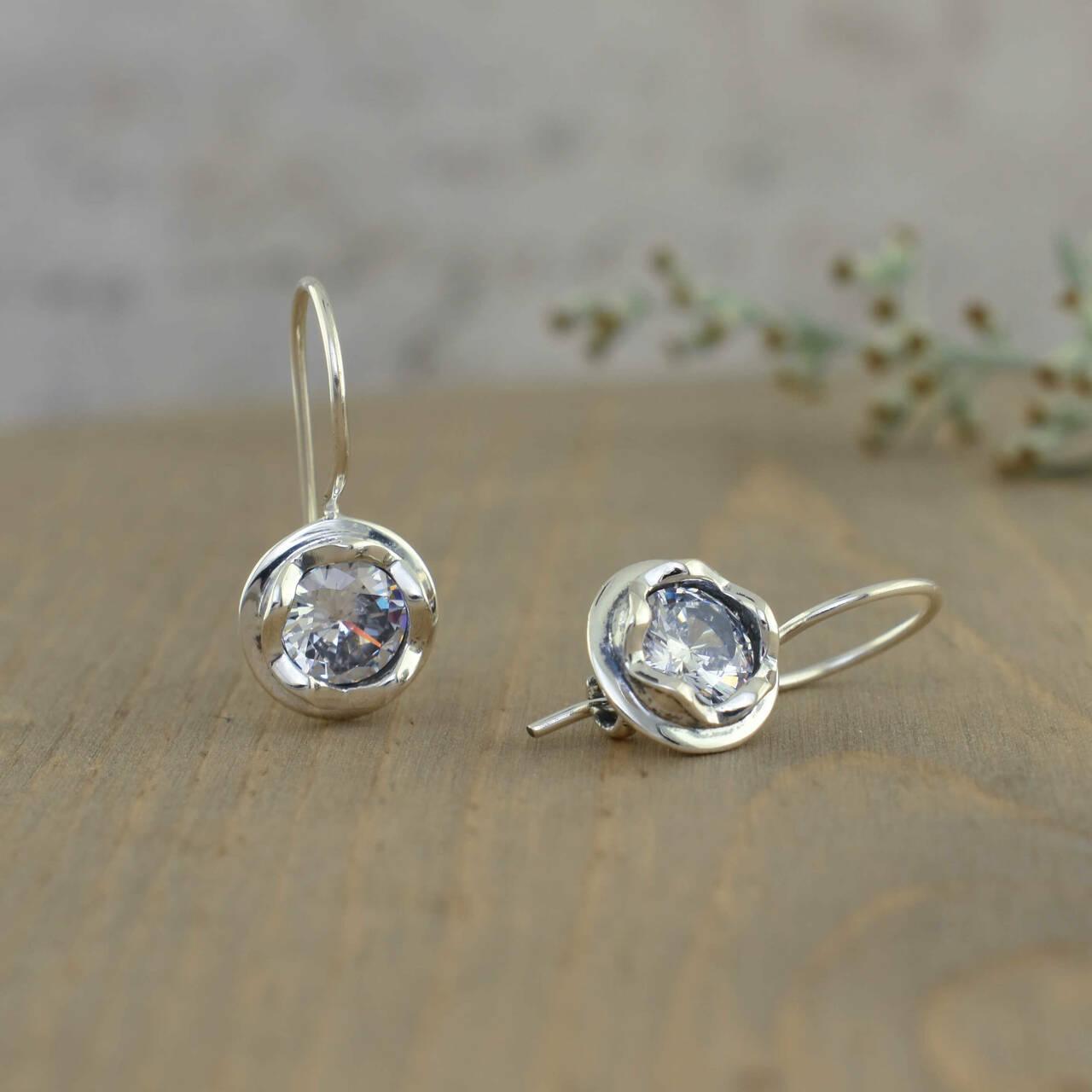 A La Mode Earrings in sterling silver and center CZ