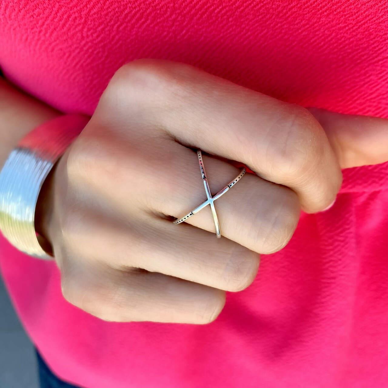 Crossroad Ring in .925 sterling silver