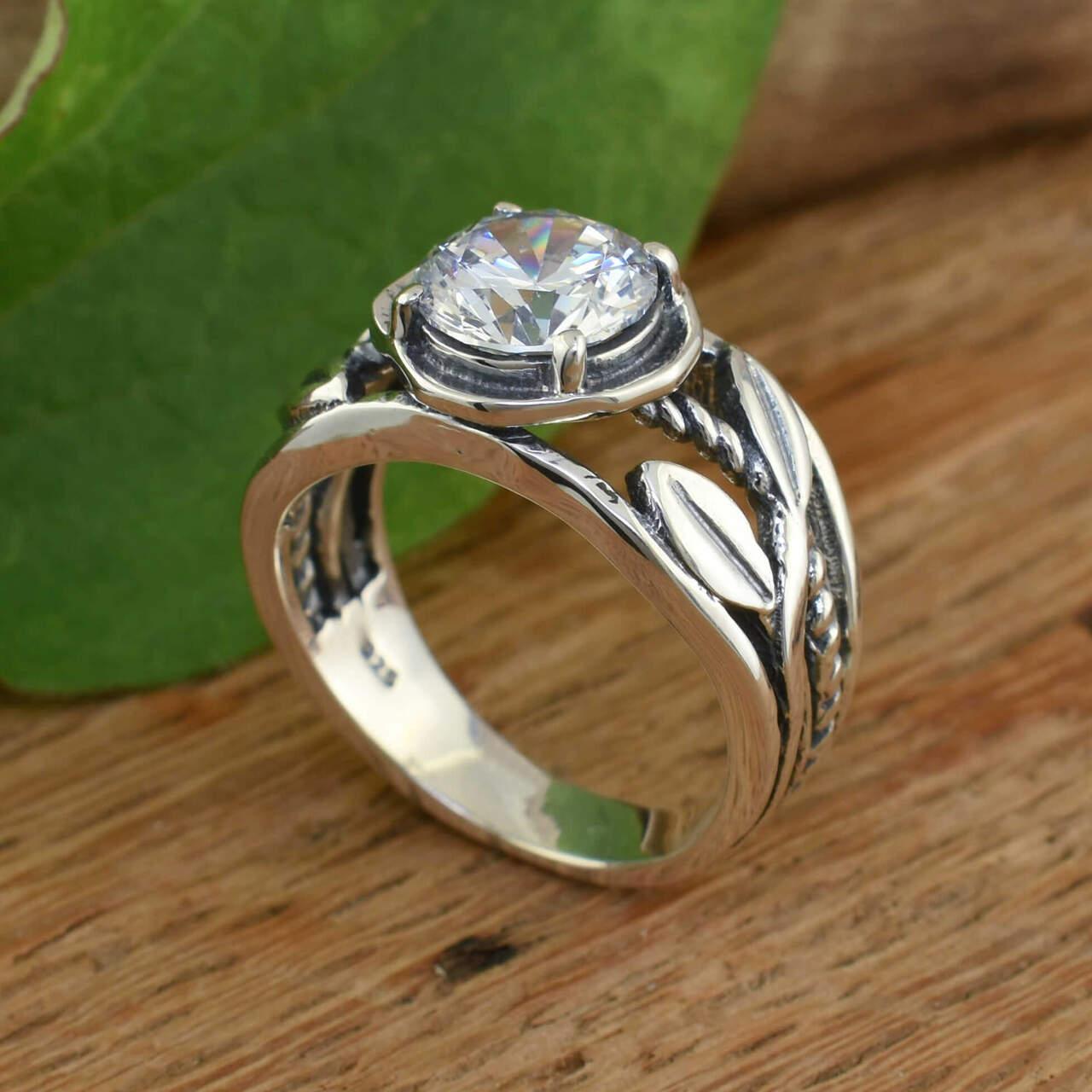 Round stone cz ring in sterling silver