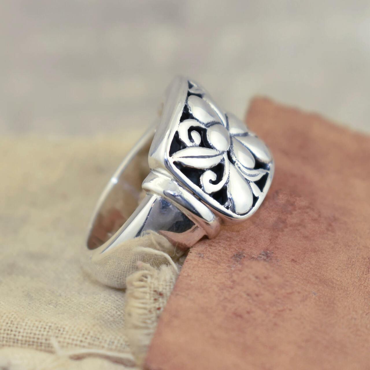 Flower and vine ring in .925 sterling silver