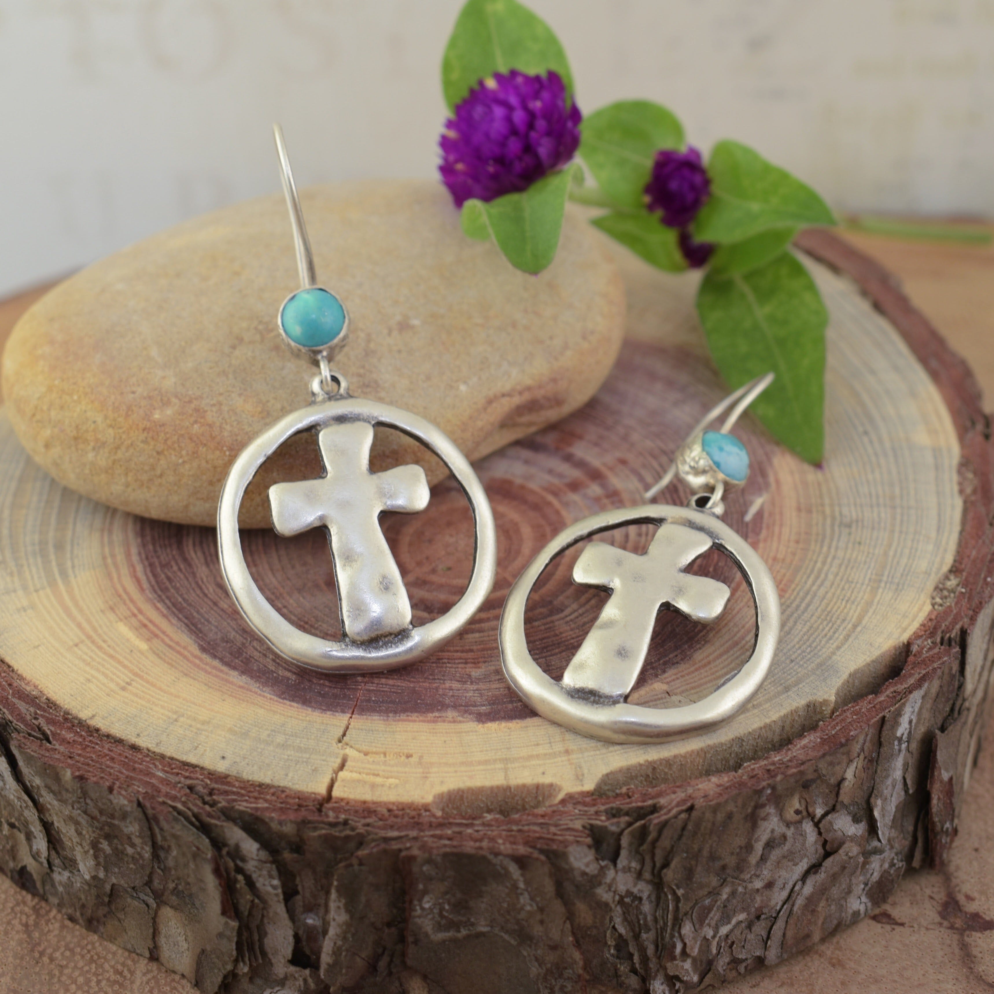 Zamak hook earrings with turquoise stone at the top