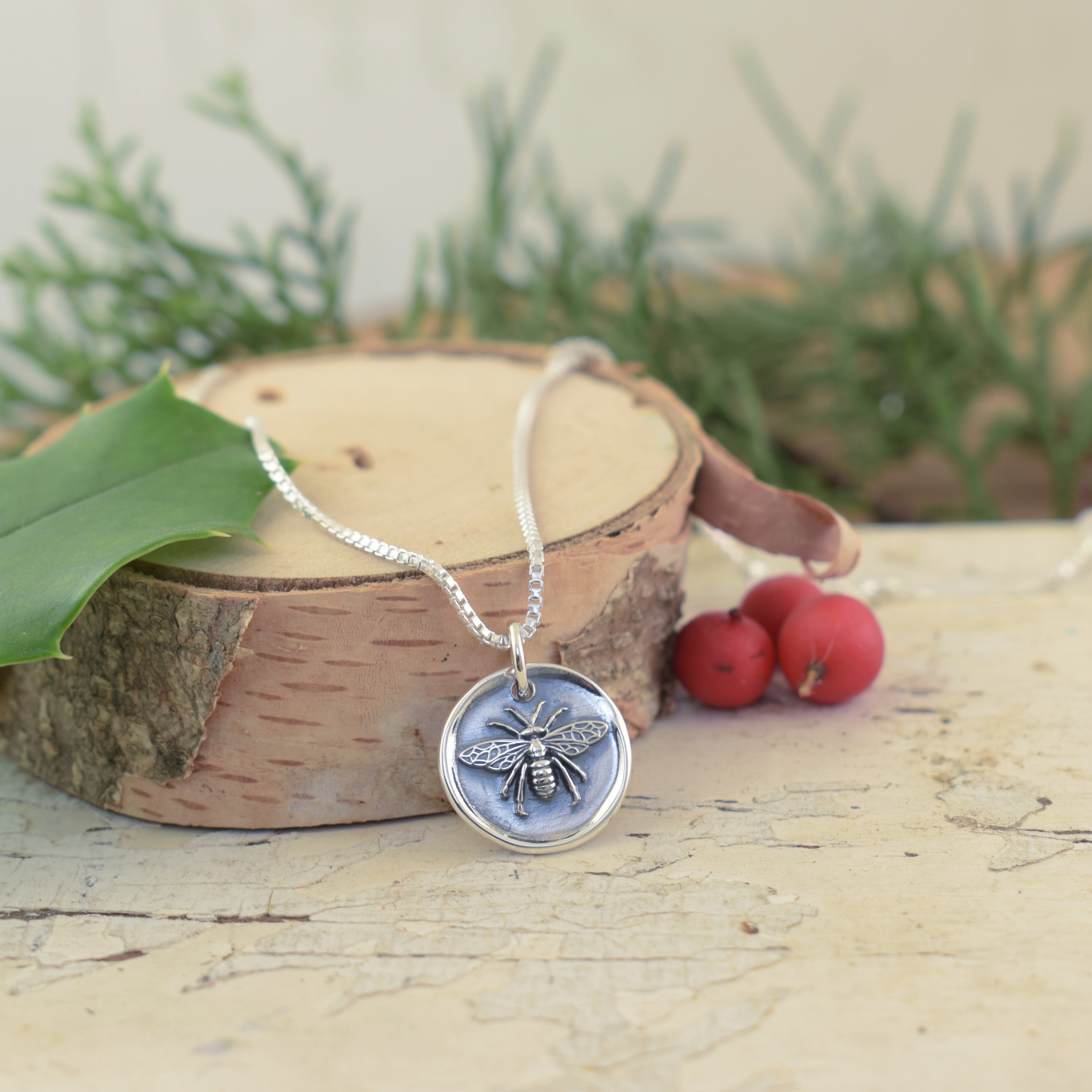 bee necklace 