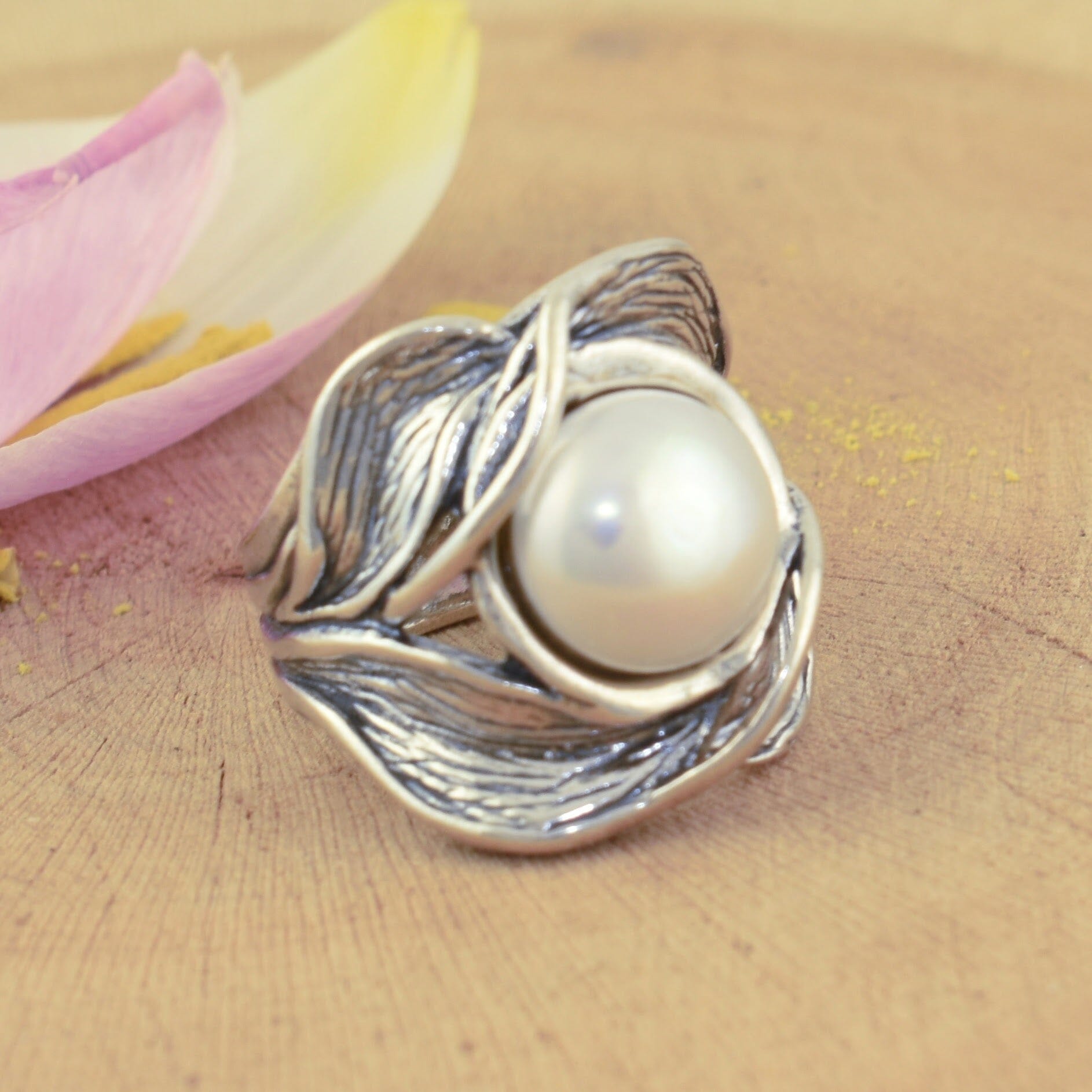 Wide band sterling silver ring with fabulous freshwater pearl