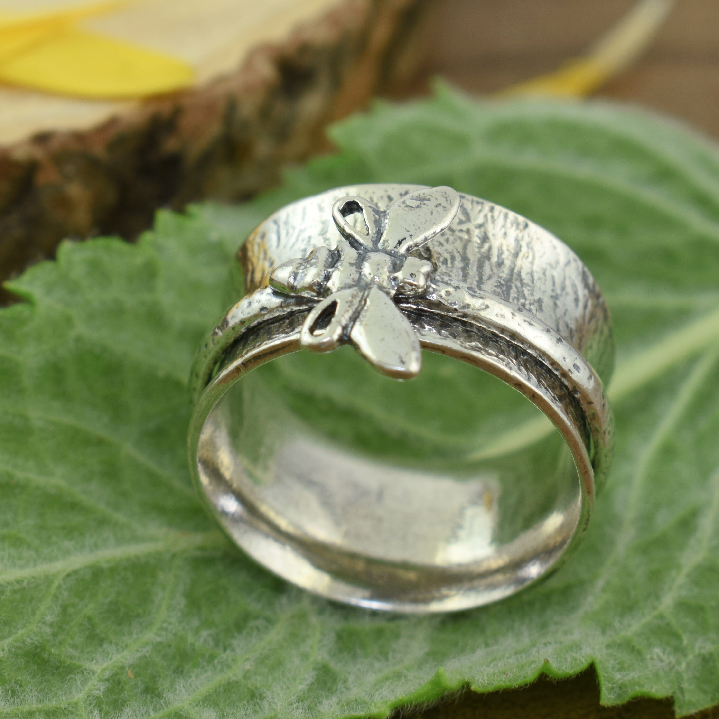 Sterling silver bee ring 