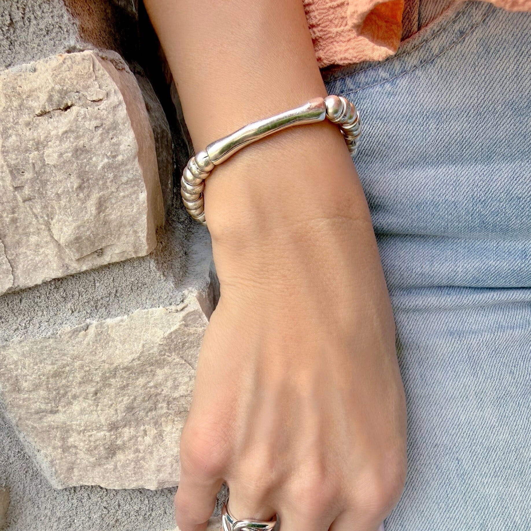 minimalist style beaded stretch bracelet