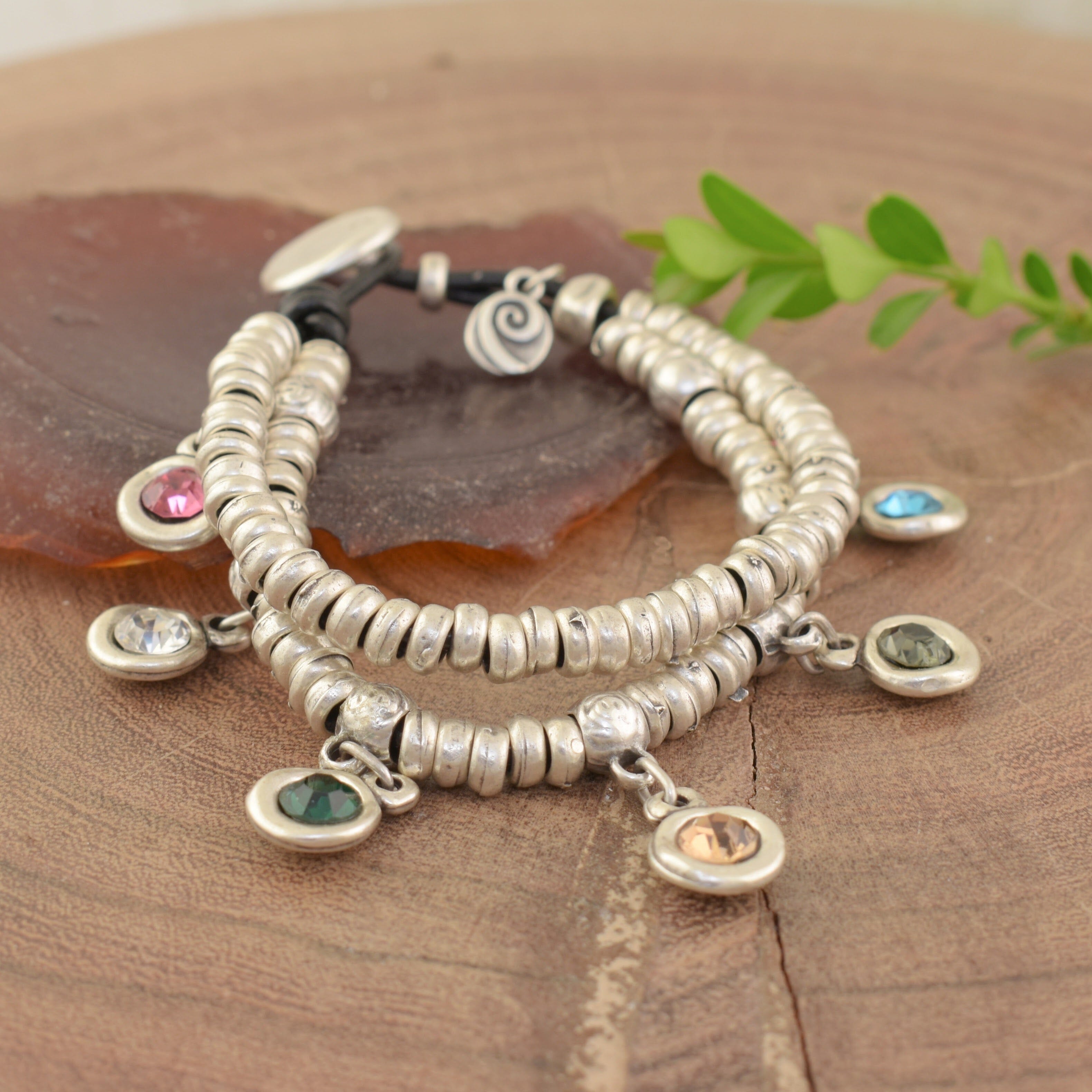 zamak bracelet with leather string