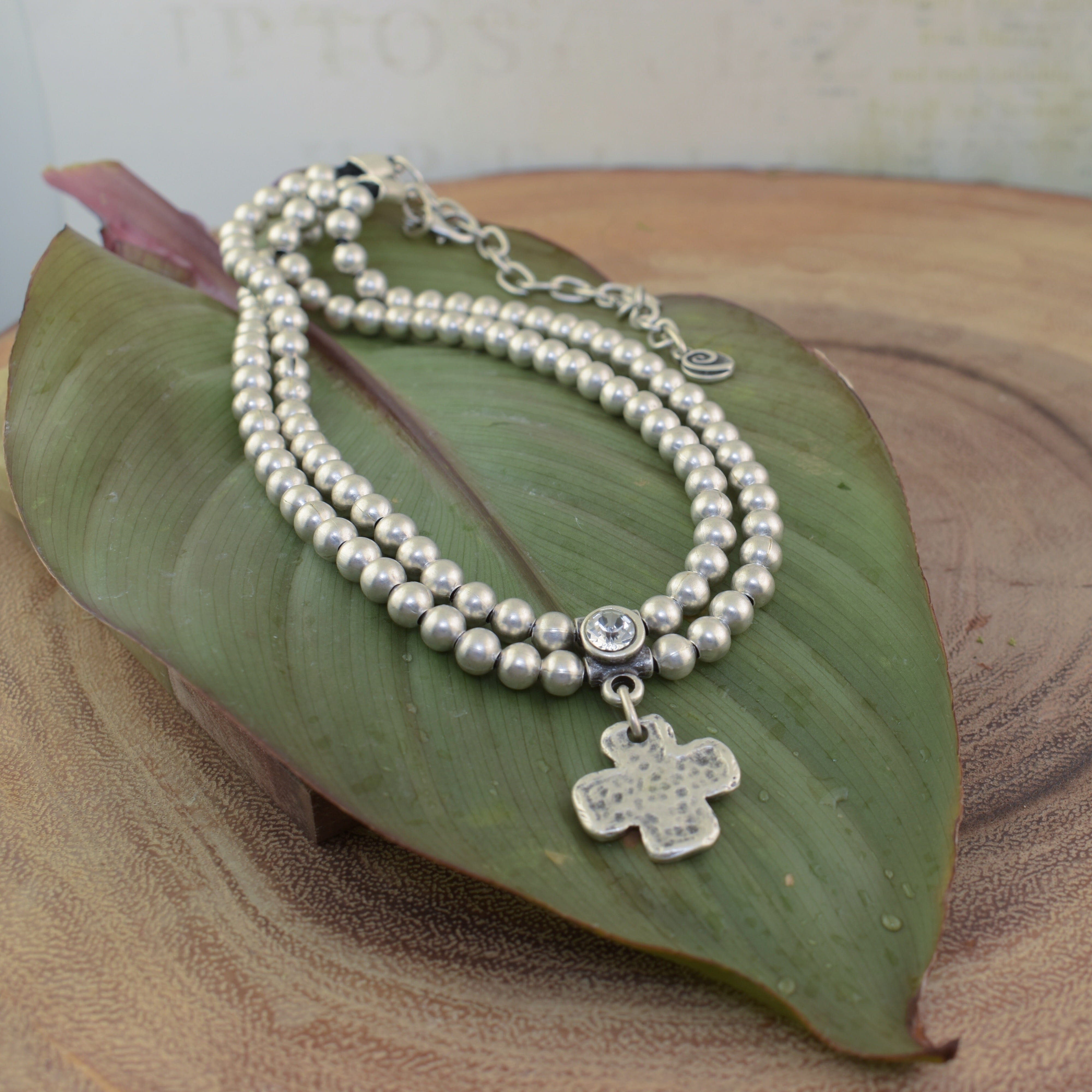 oxidized necklace with clasp closure