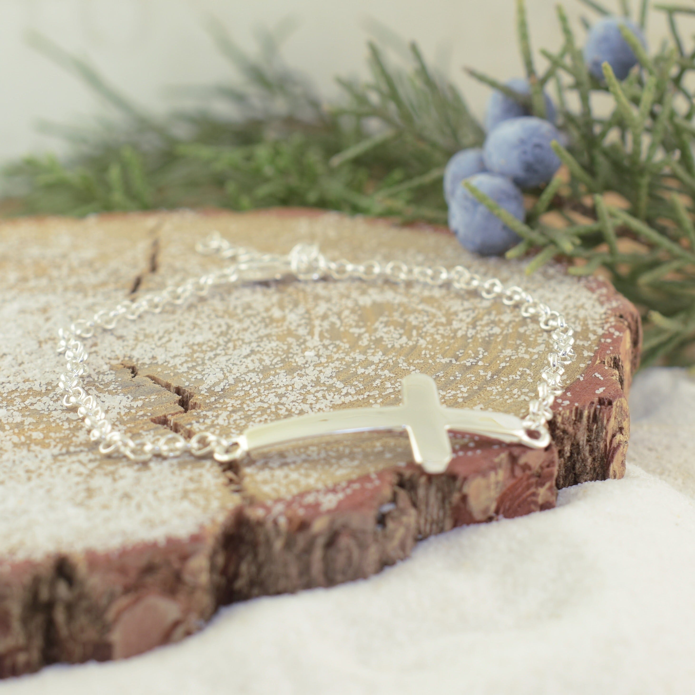 Sleek silver high polished bracelet