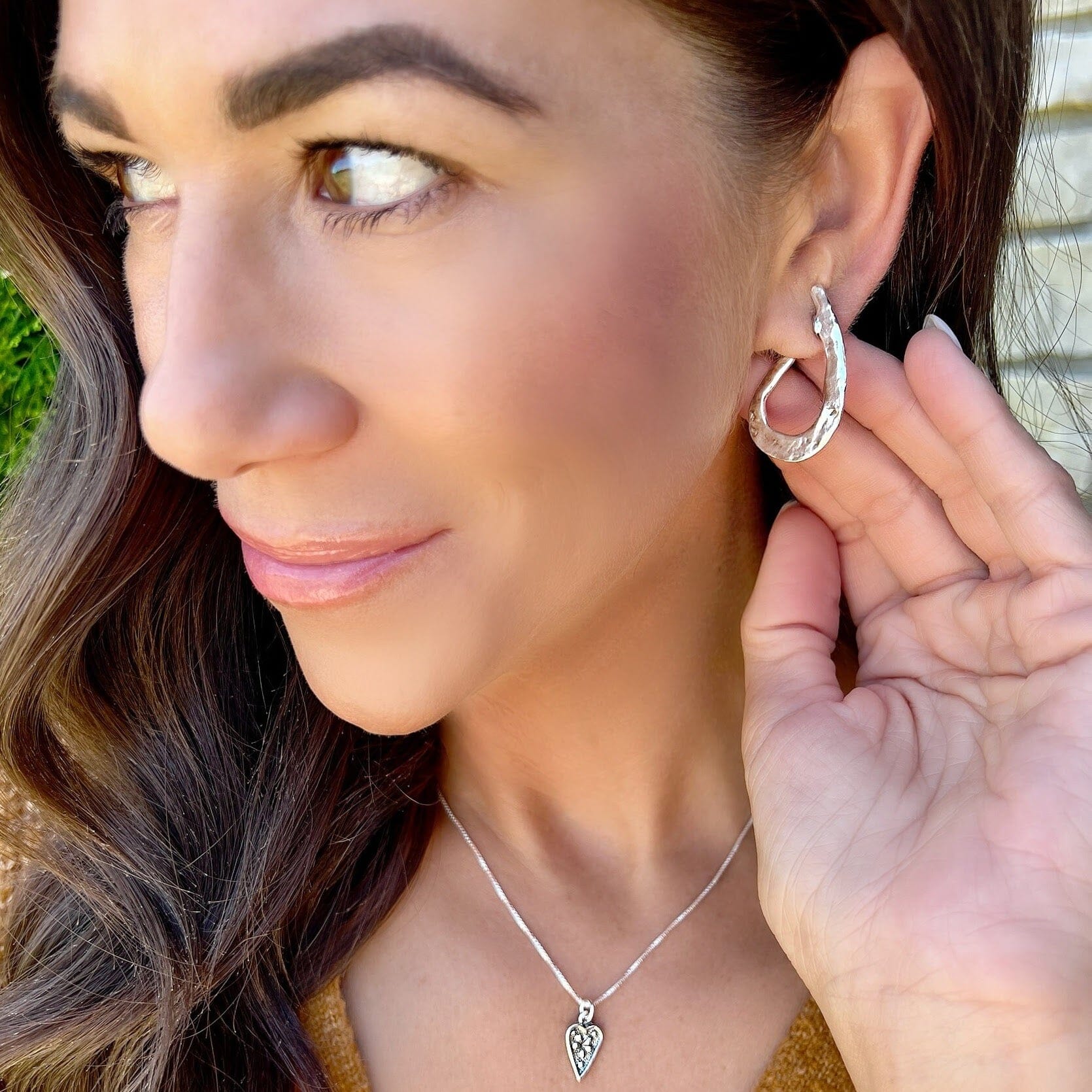 curved stud earrings in .925 sterling silver