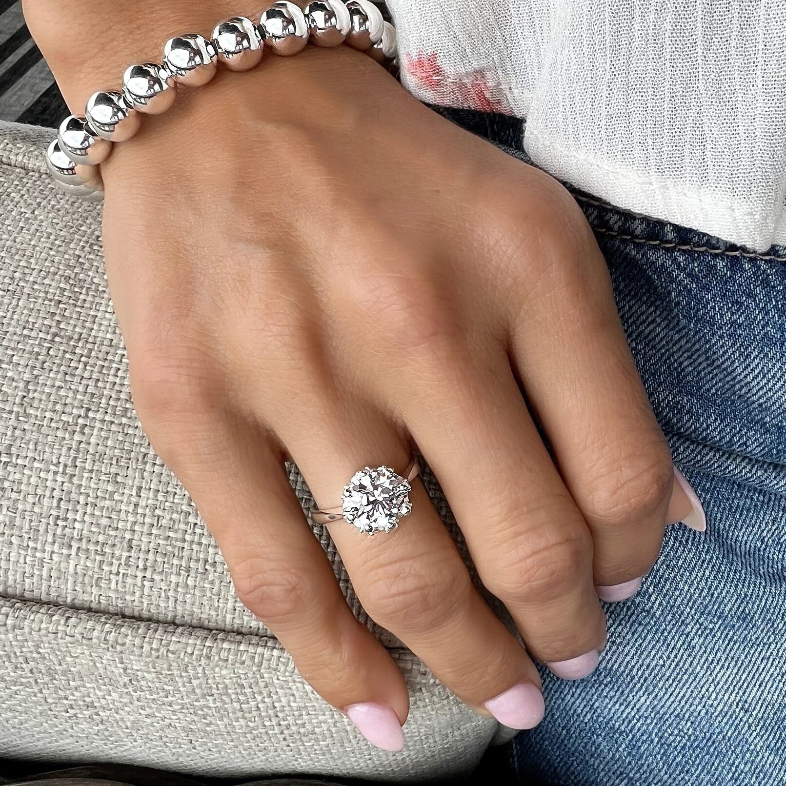 Prong set ring with round CZ center