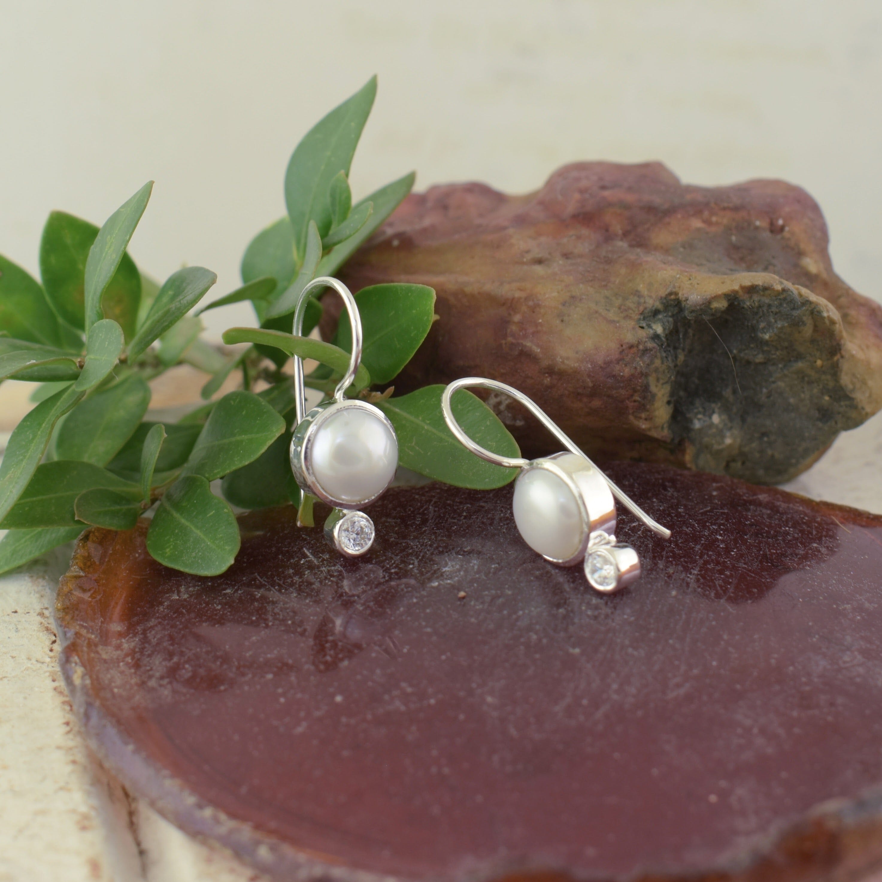 High polished sterling silver pearl earrings