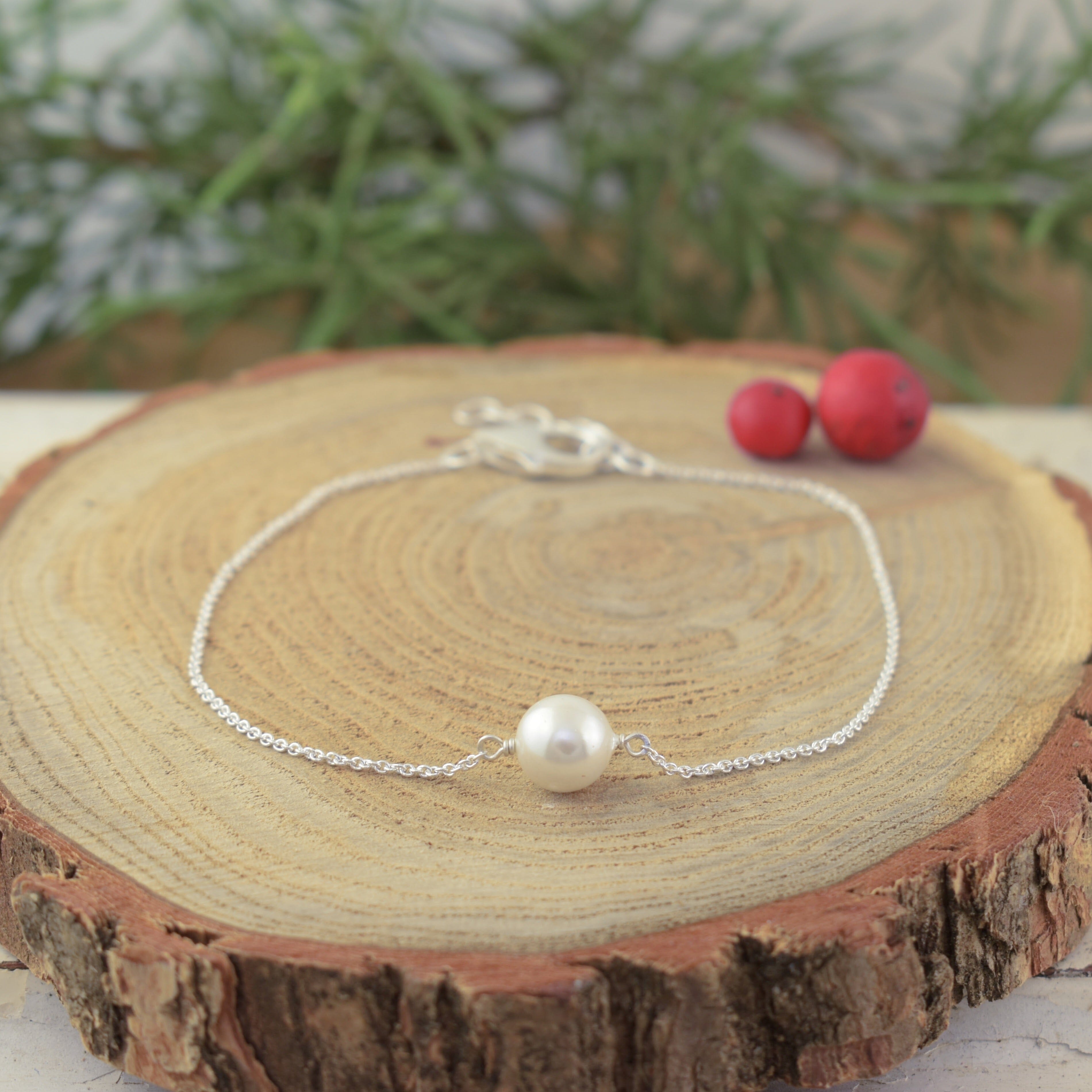 Sterling silver bracelet with a pearl