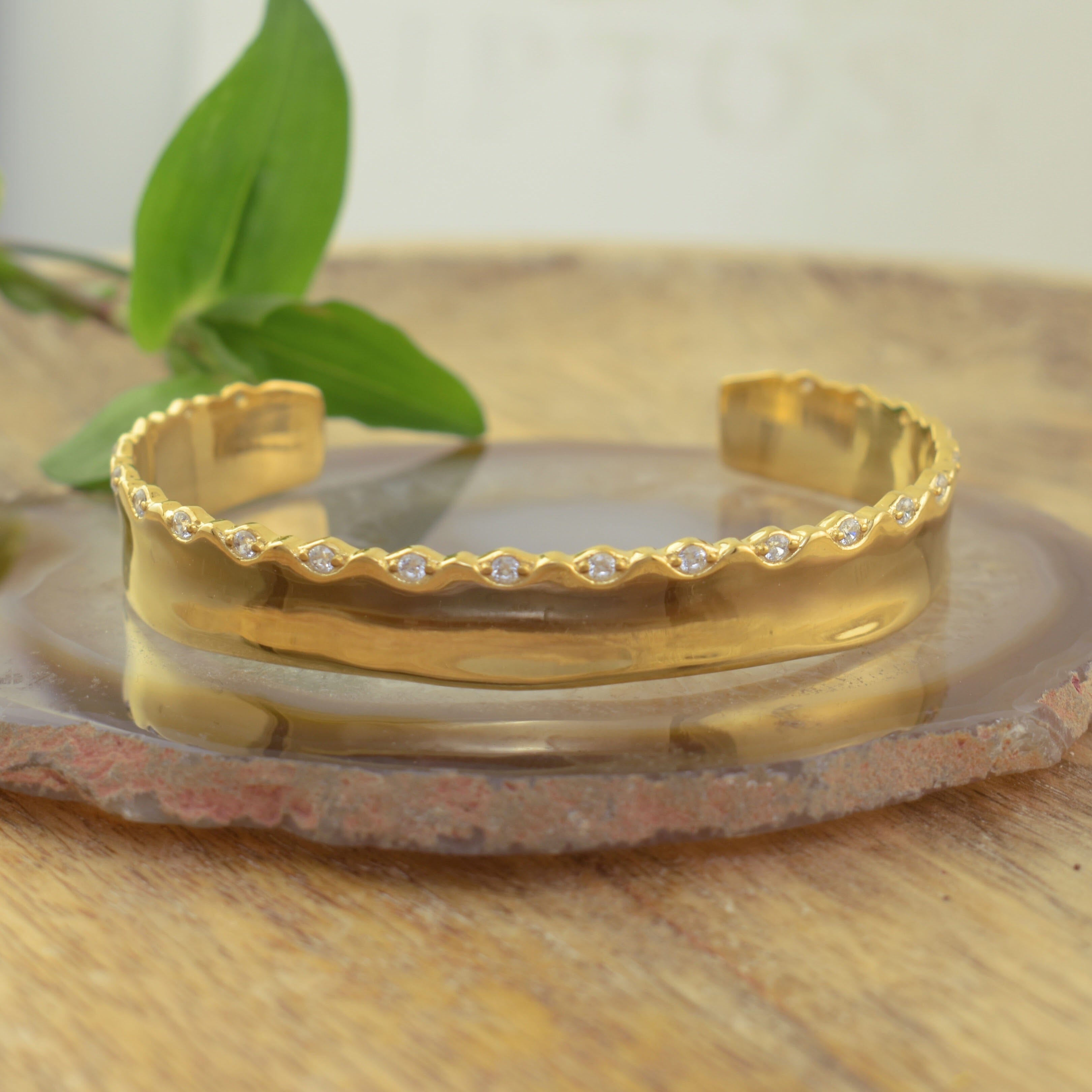 Head Turner Cuff