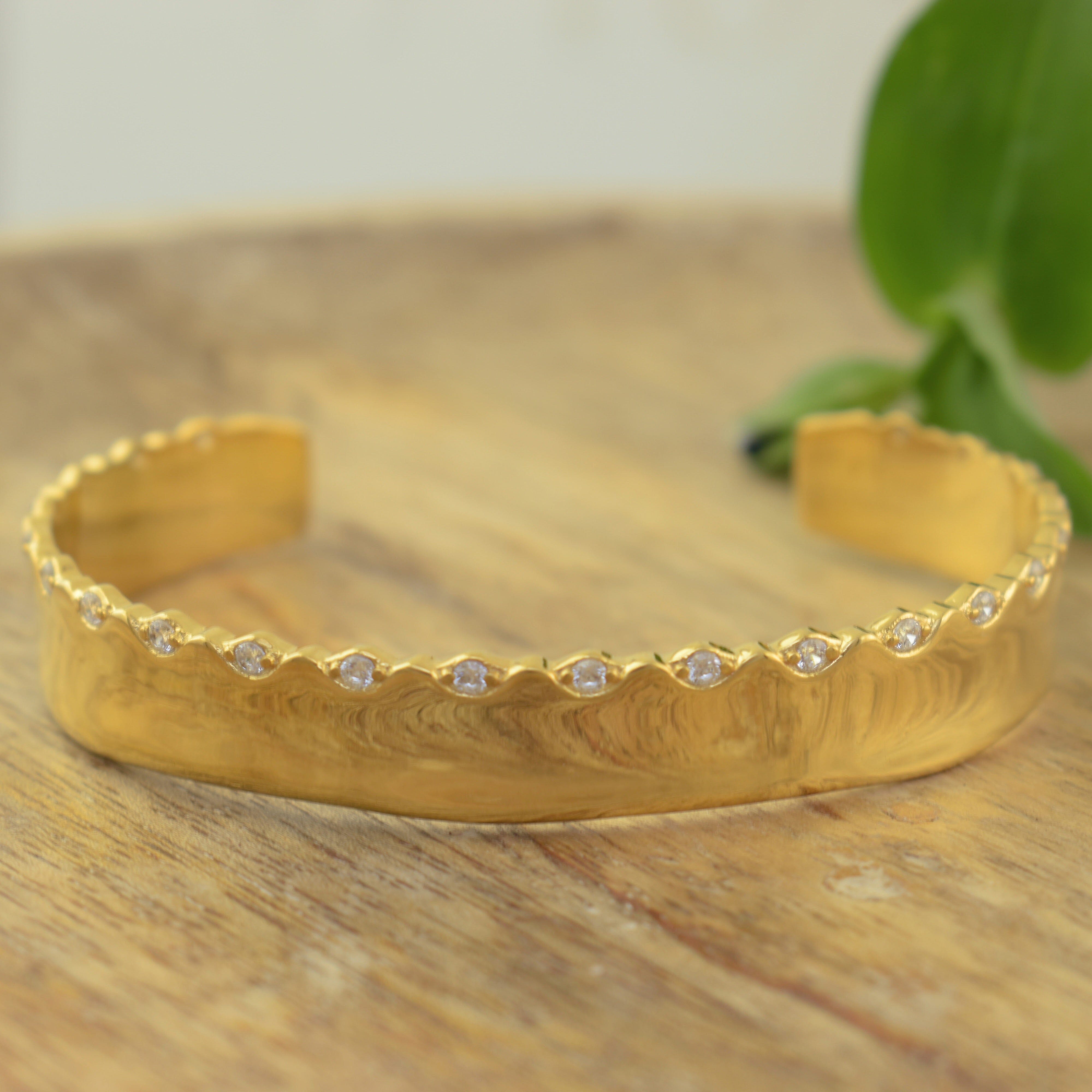 Head Turner Cuff