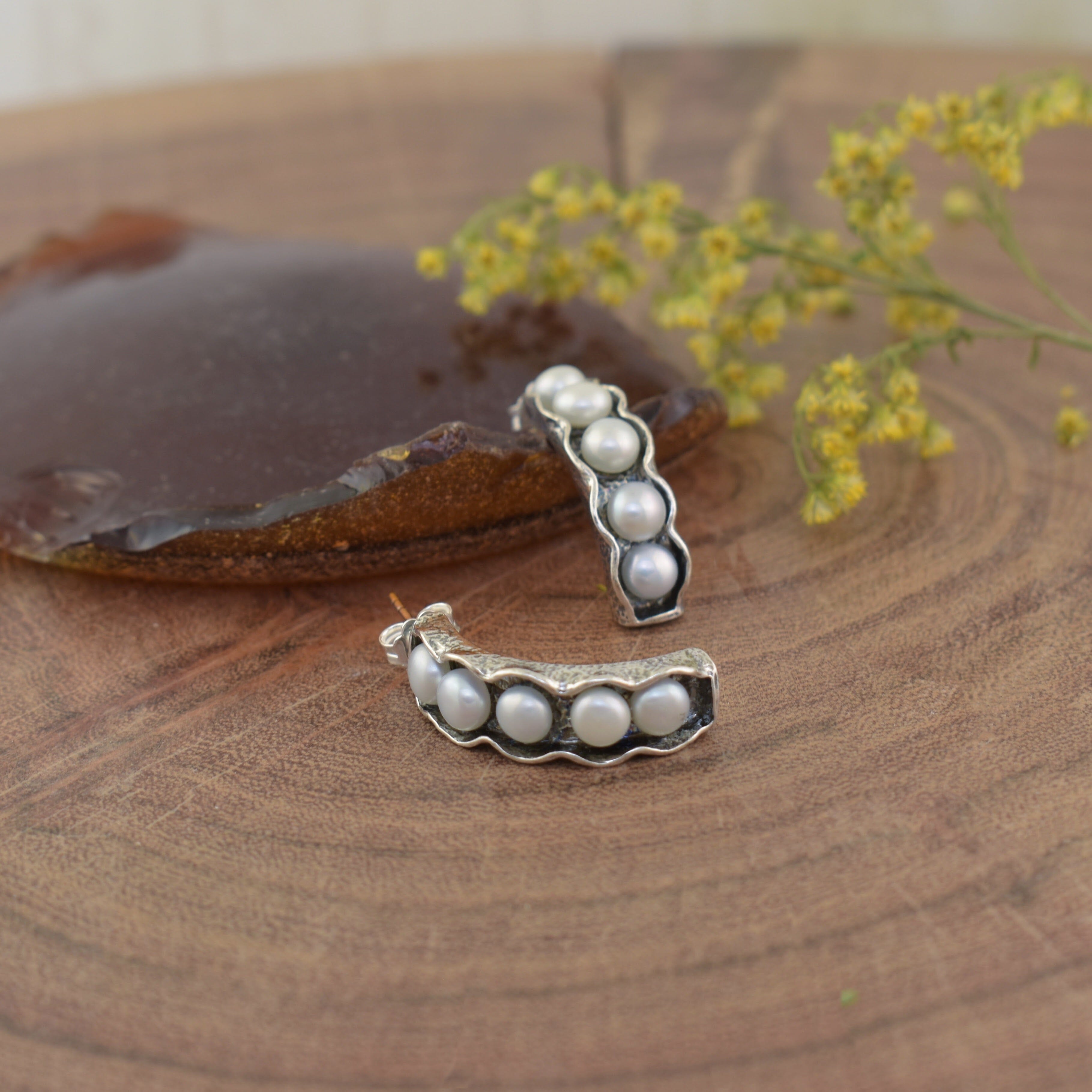 Sterling silver earrings with freshwater pearls 