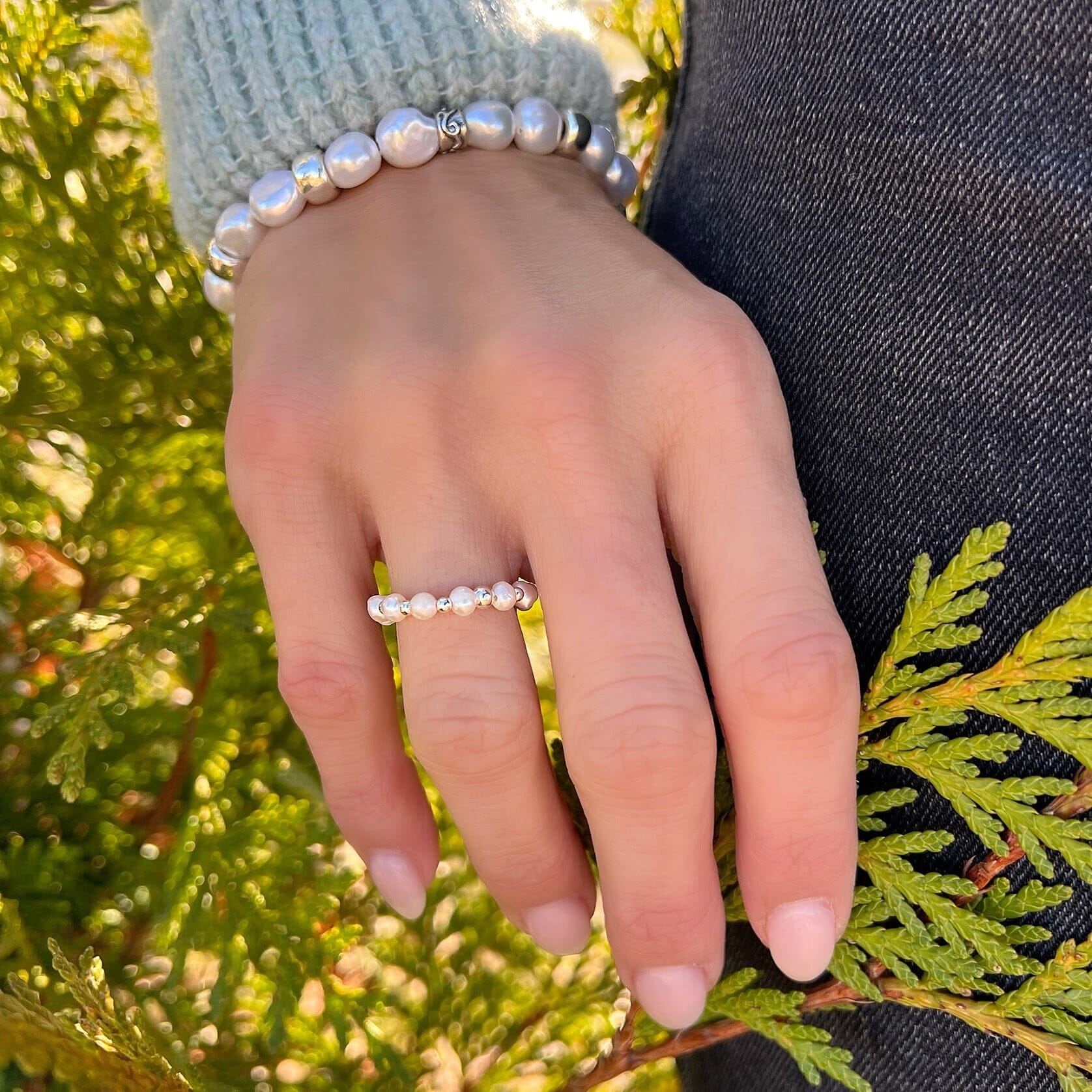 minimalist style beaded pearl stretch ring