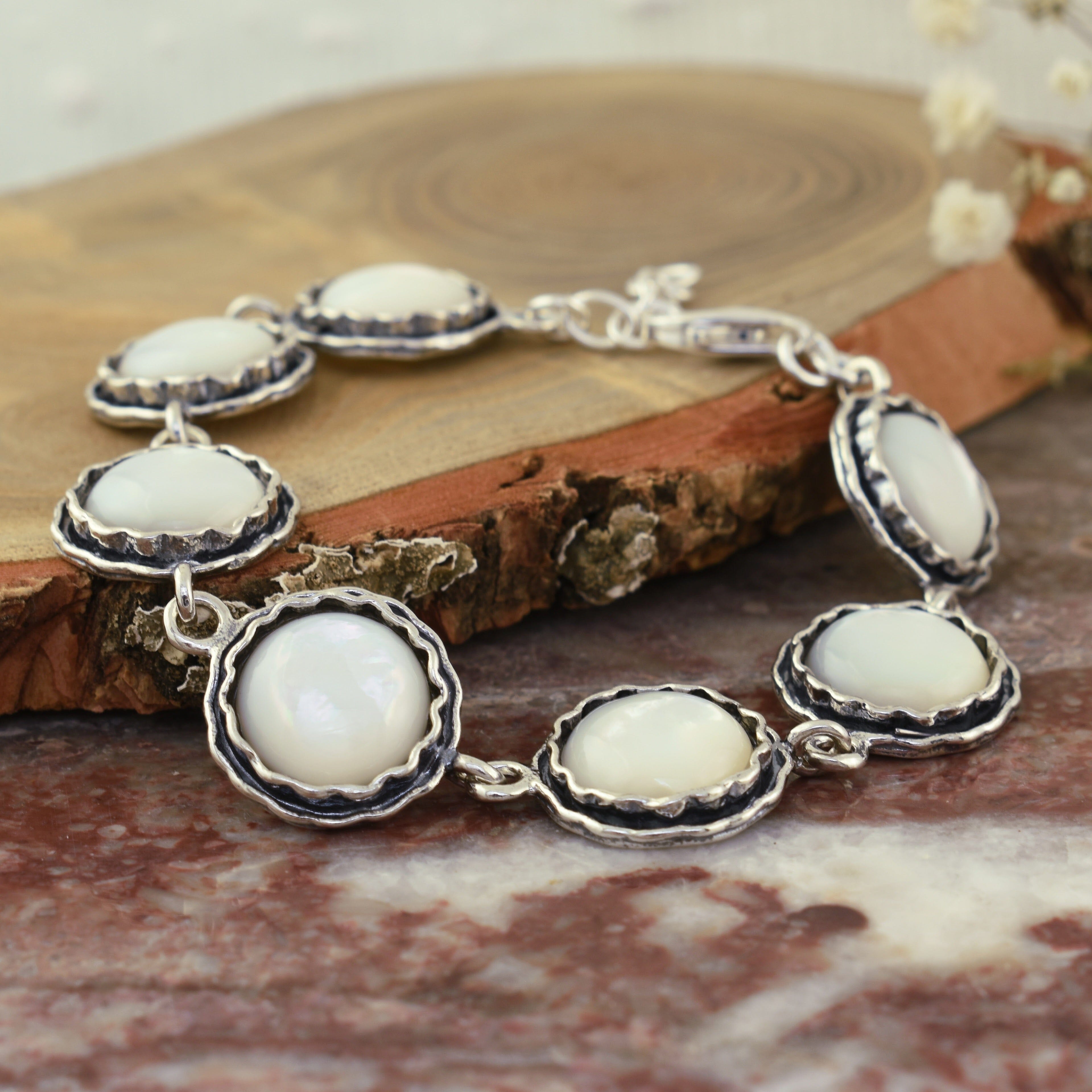 Mother of pearl bracelet set in sterling silver