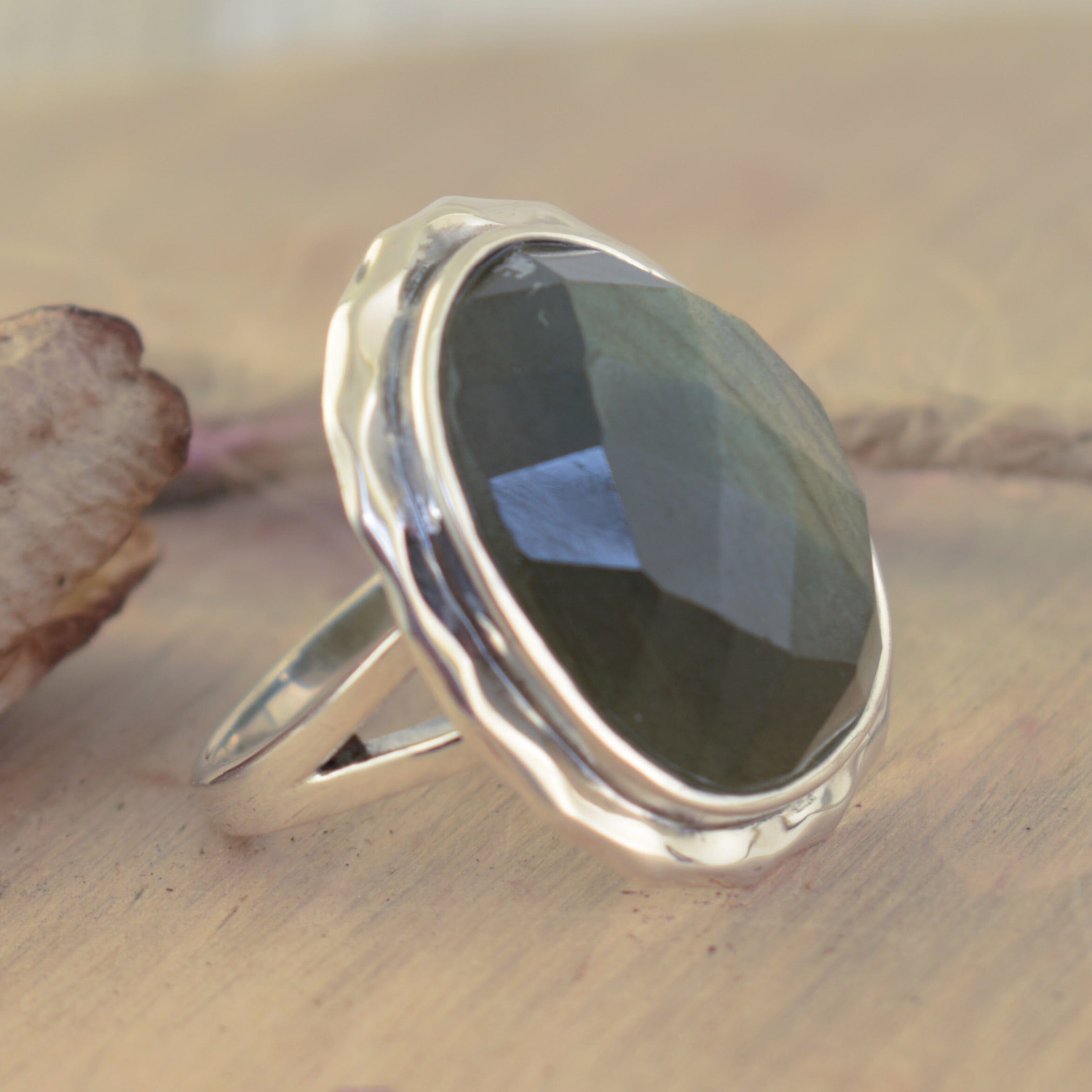 Labradorite stone bezel set