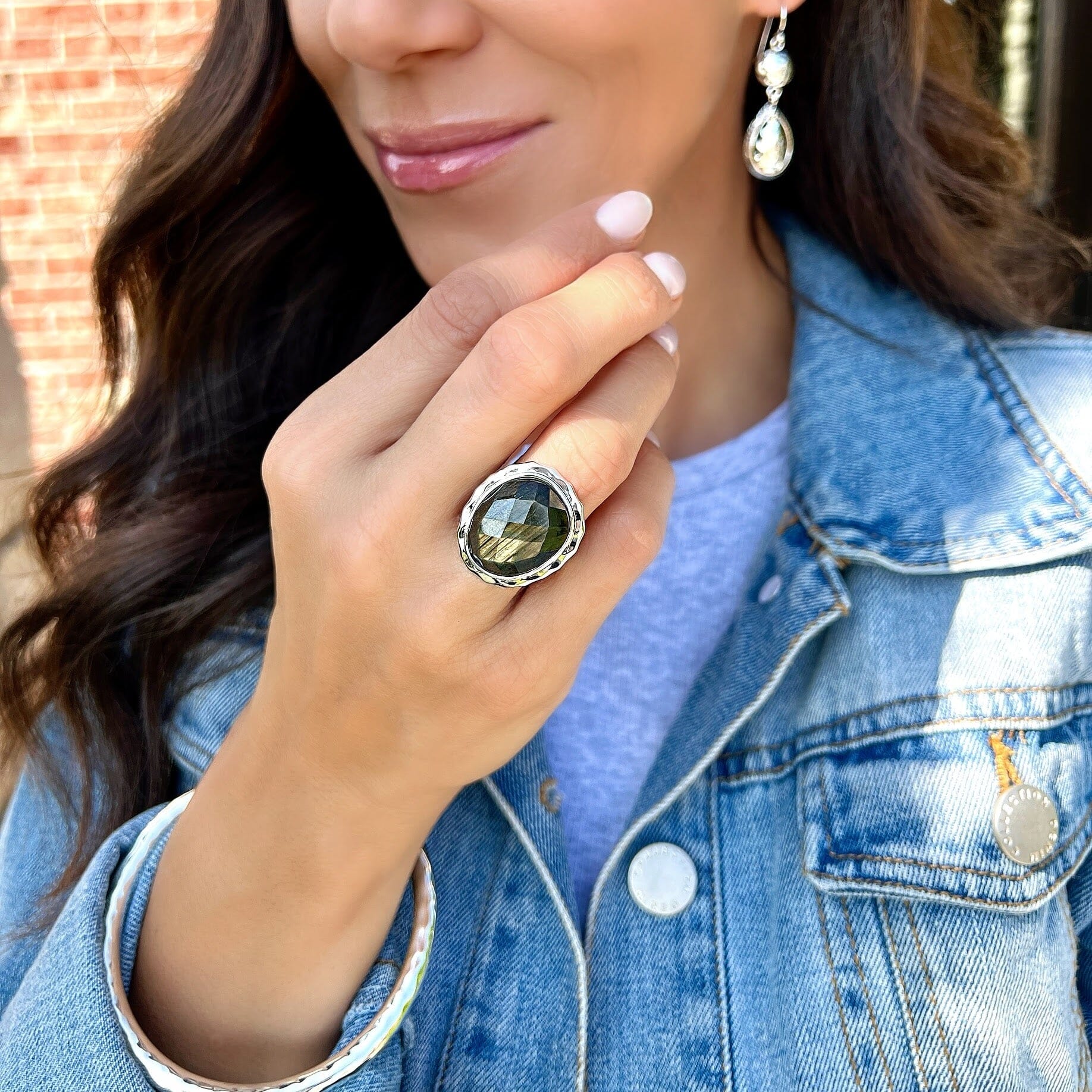 Mood Swing Ring in .925 sterling silver featuring faceted labradorite