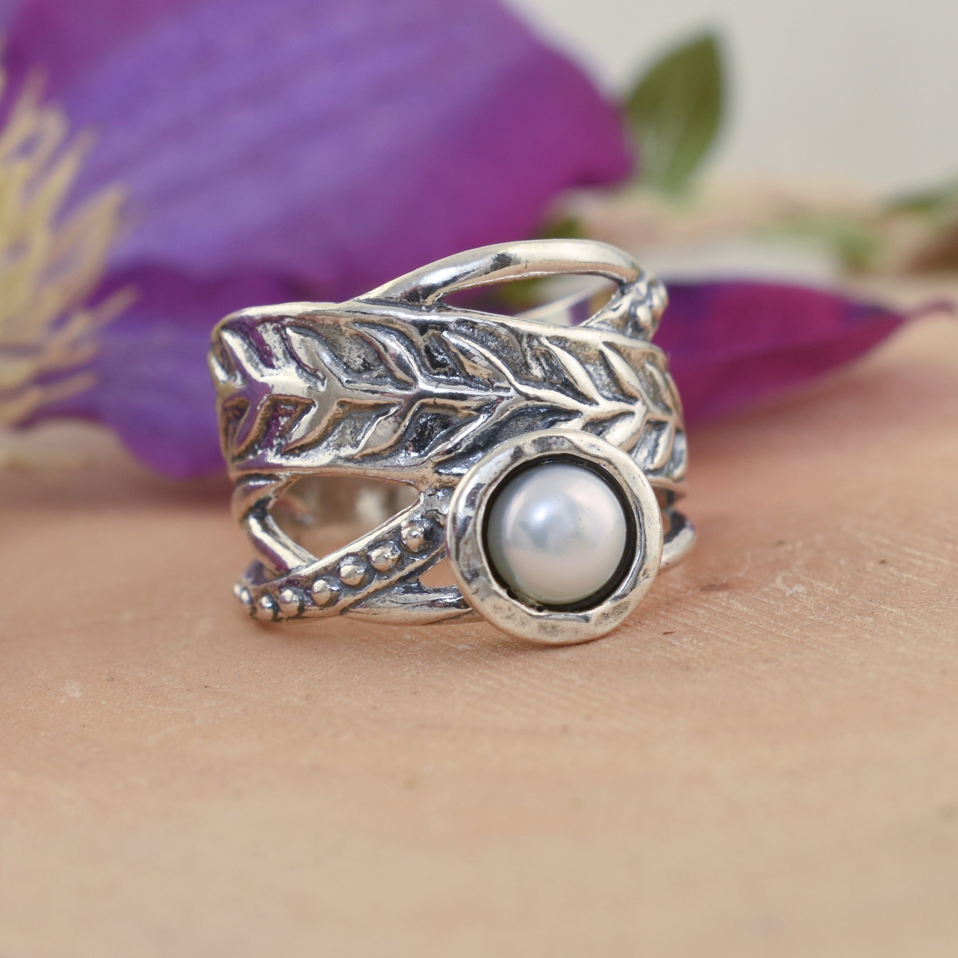 .925 sterling silver ring with vine and milgrain design