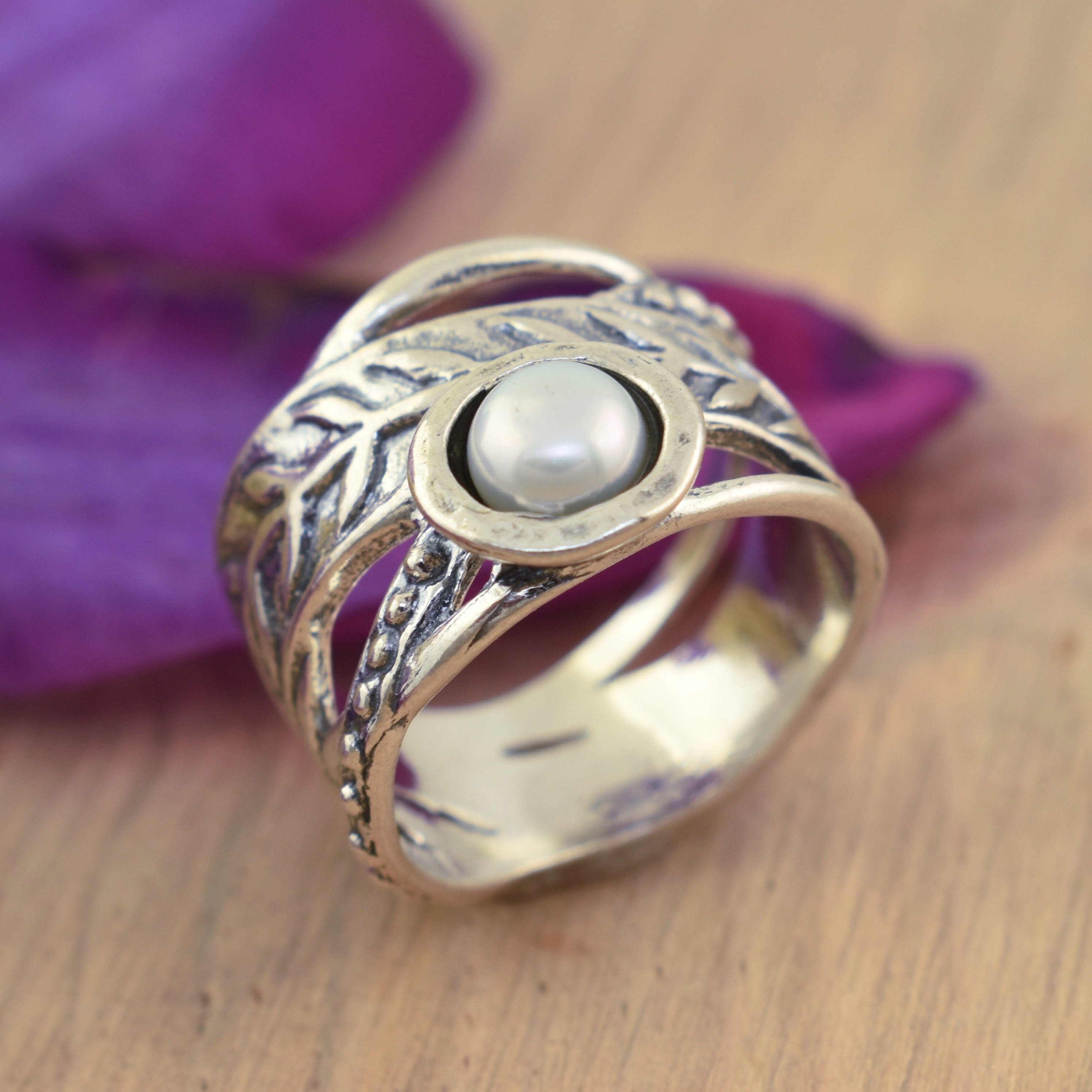 Freshwater pearl ring set in .925 sterling silver wind band ring