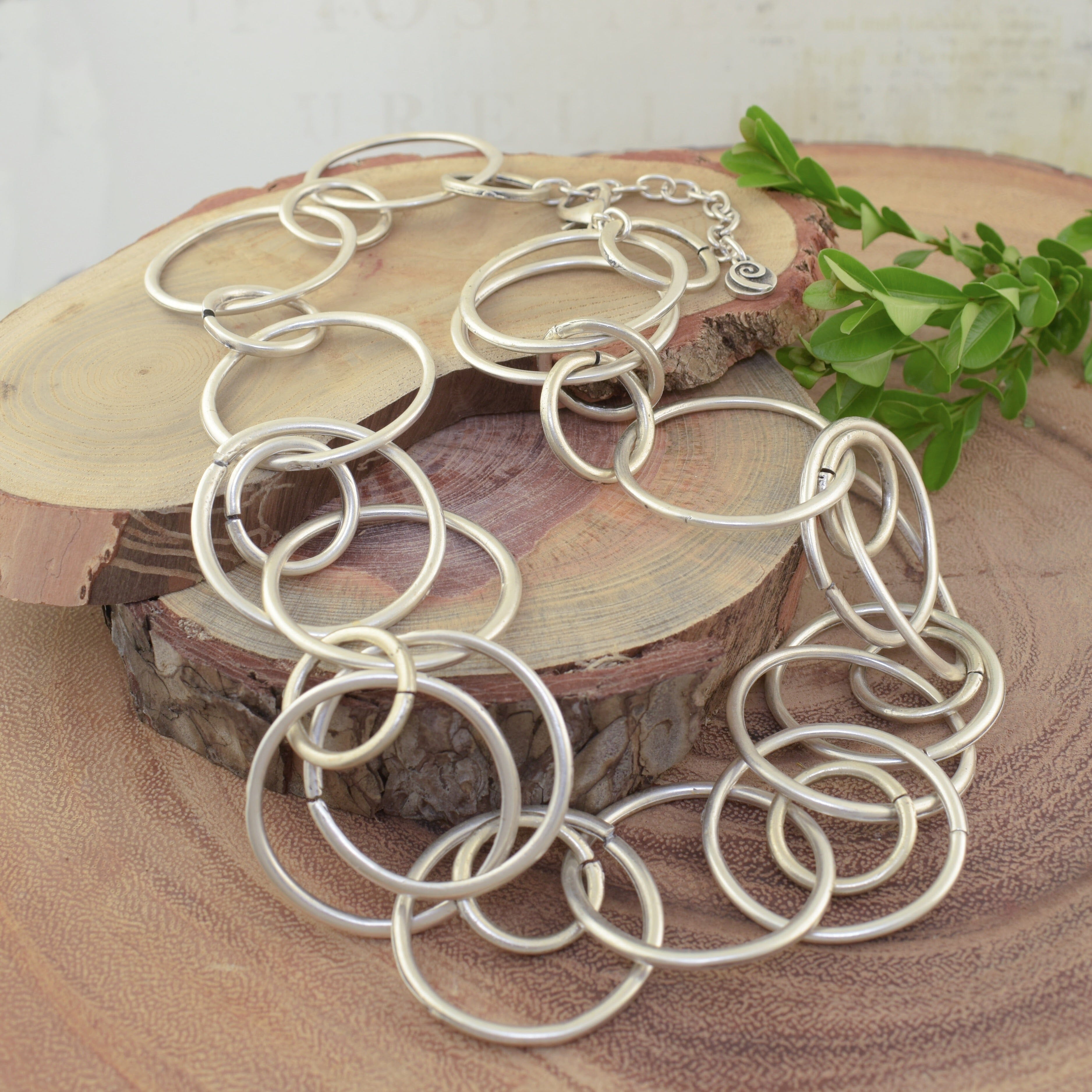 Zamak interlocked rings necklace