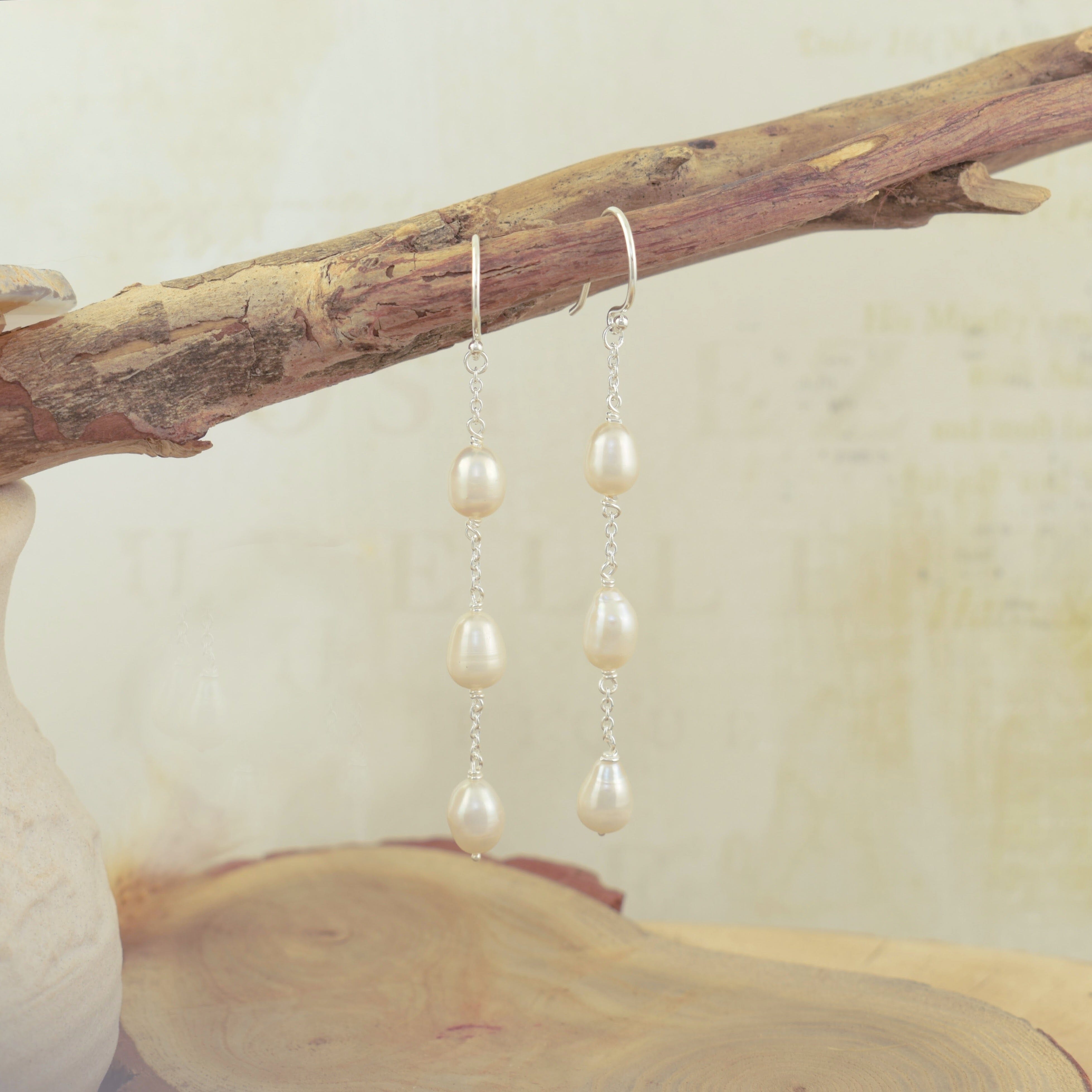 Freshwater pearl dangle earrings