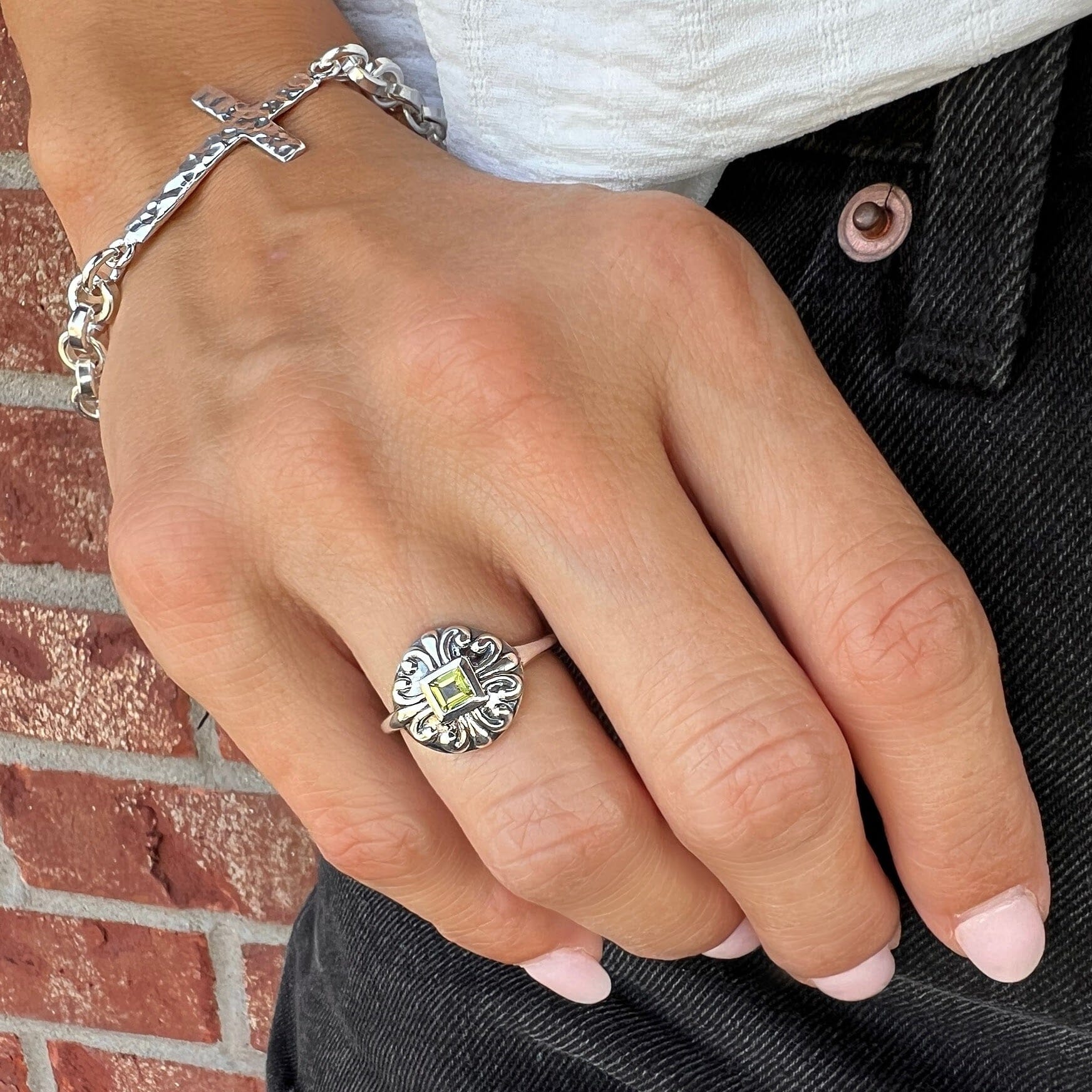 silver old-world style peridot ring