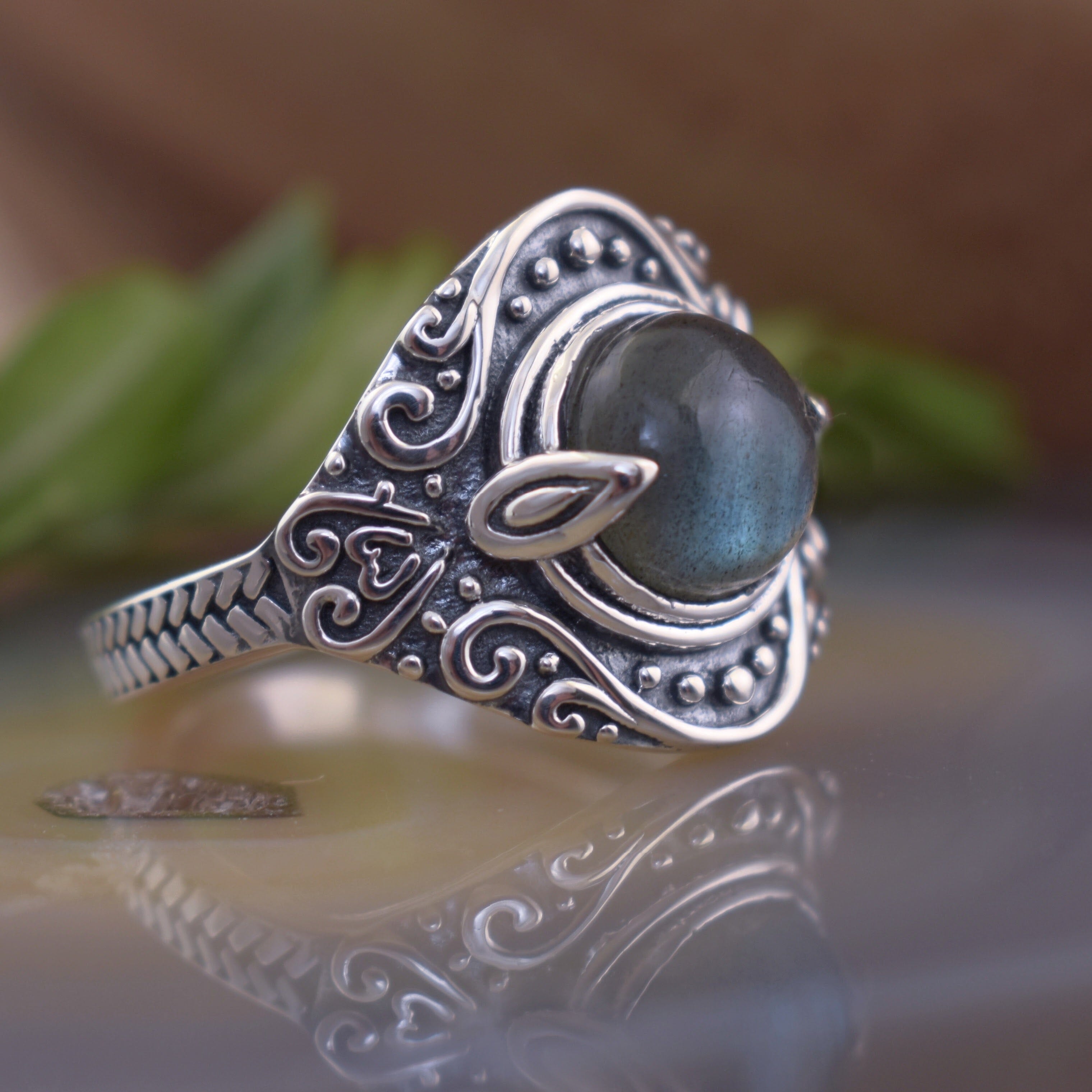 .925 sterling silver ring with center labradorite stone