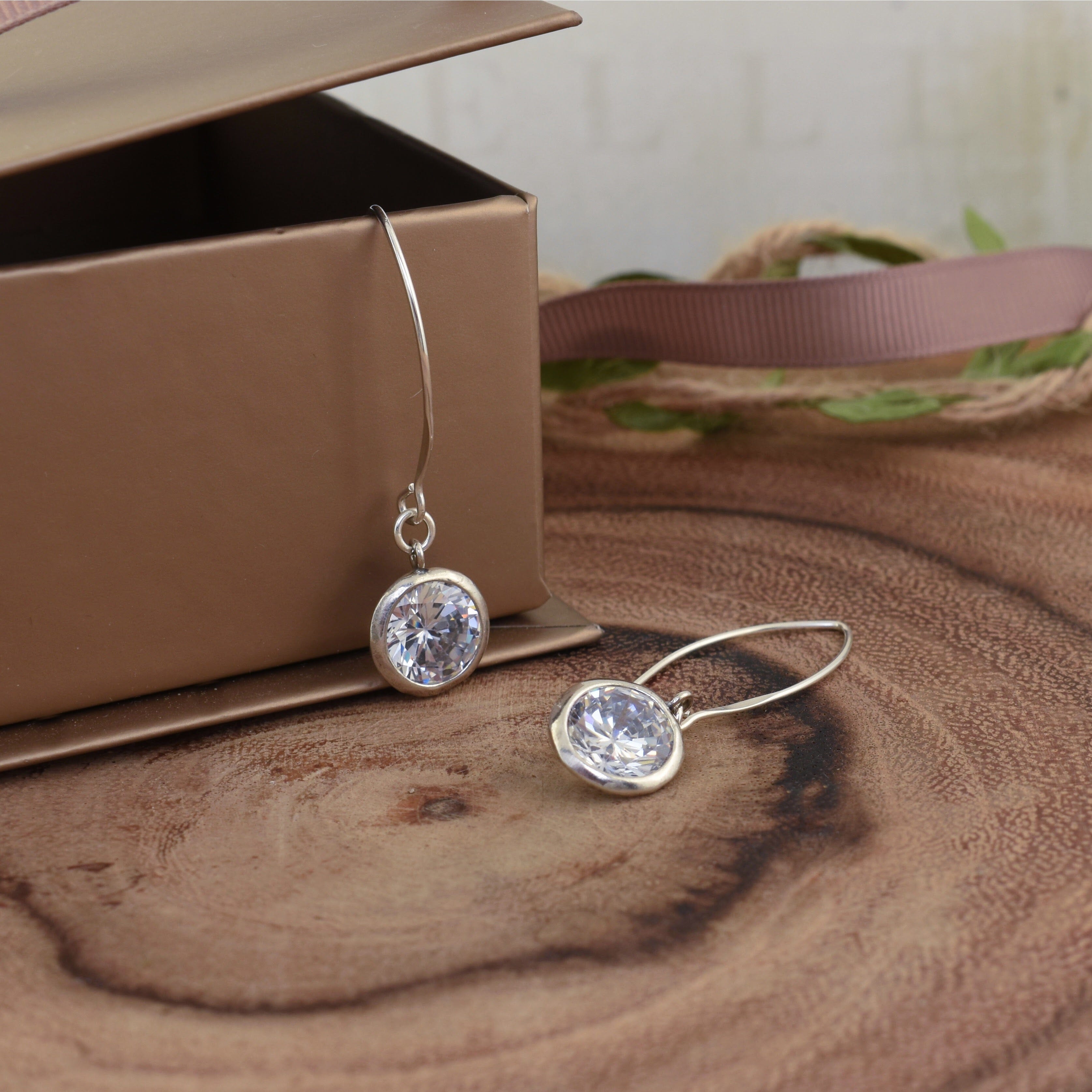 V-wire style sterling silver earrings