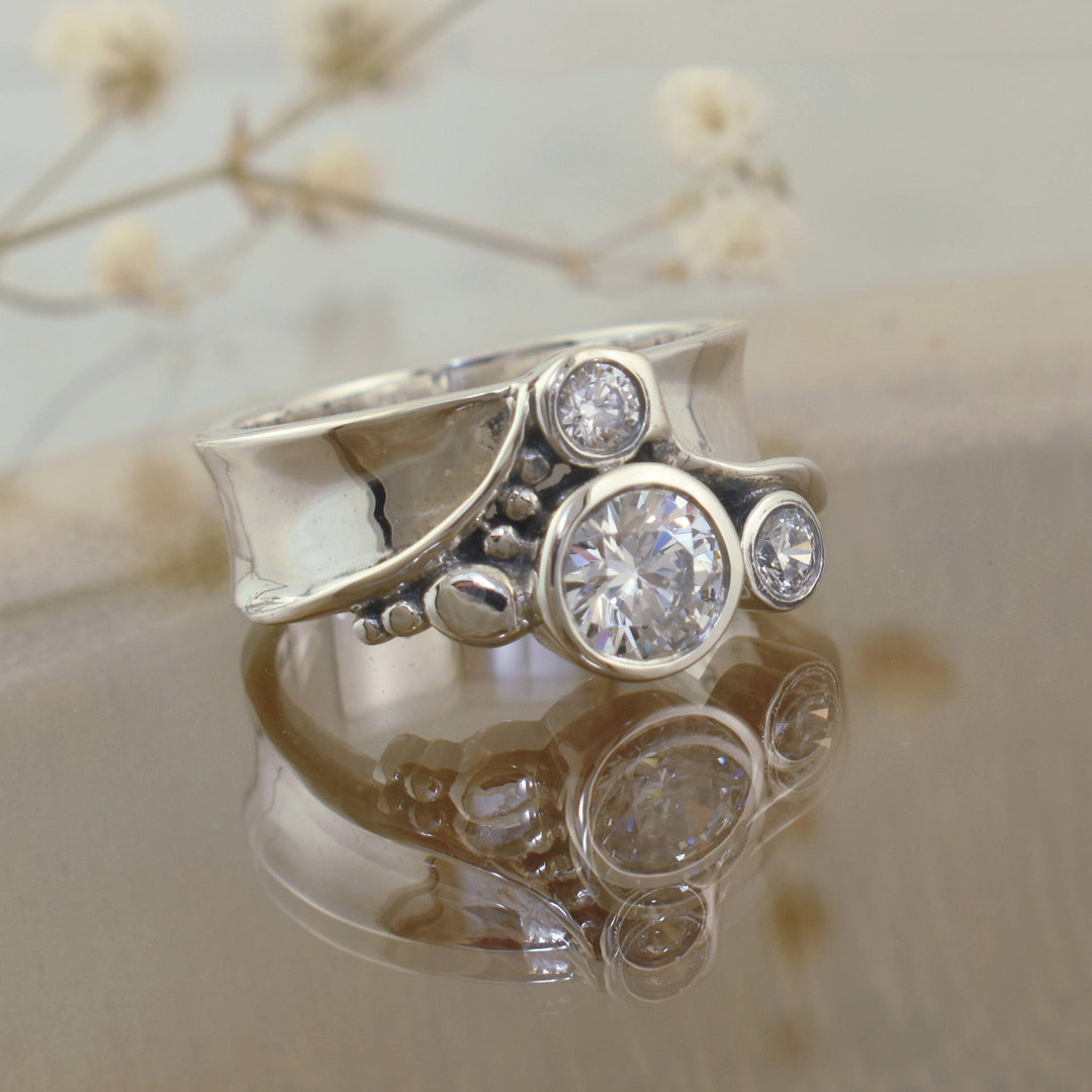 Showtime Ring – Inspiranza Designs