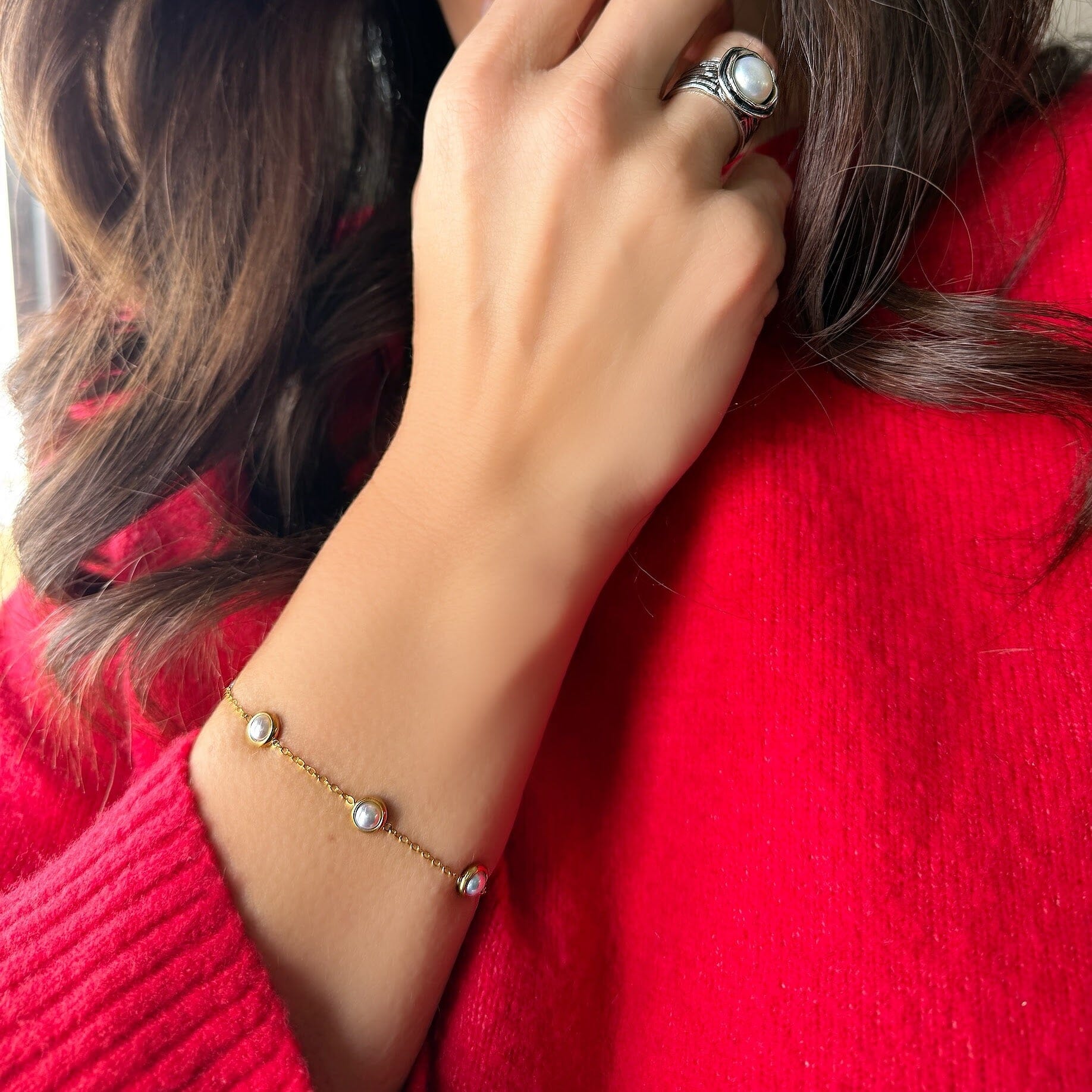 Sunlit Dainty Pearl Bracelet