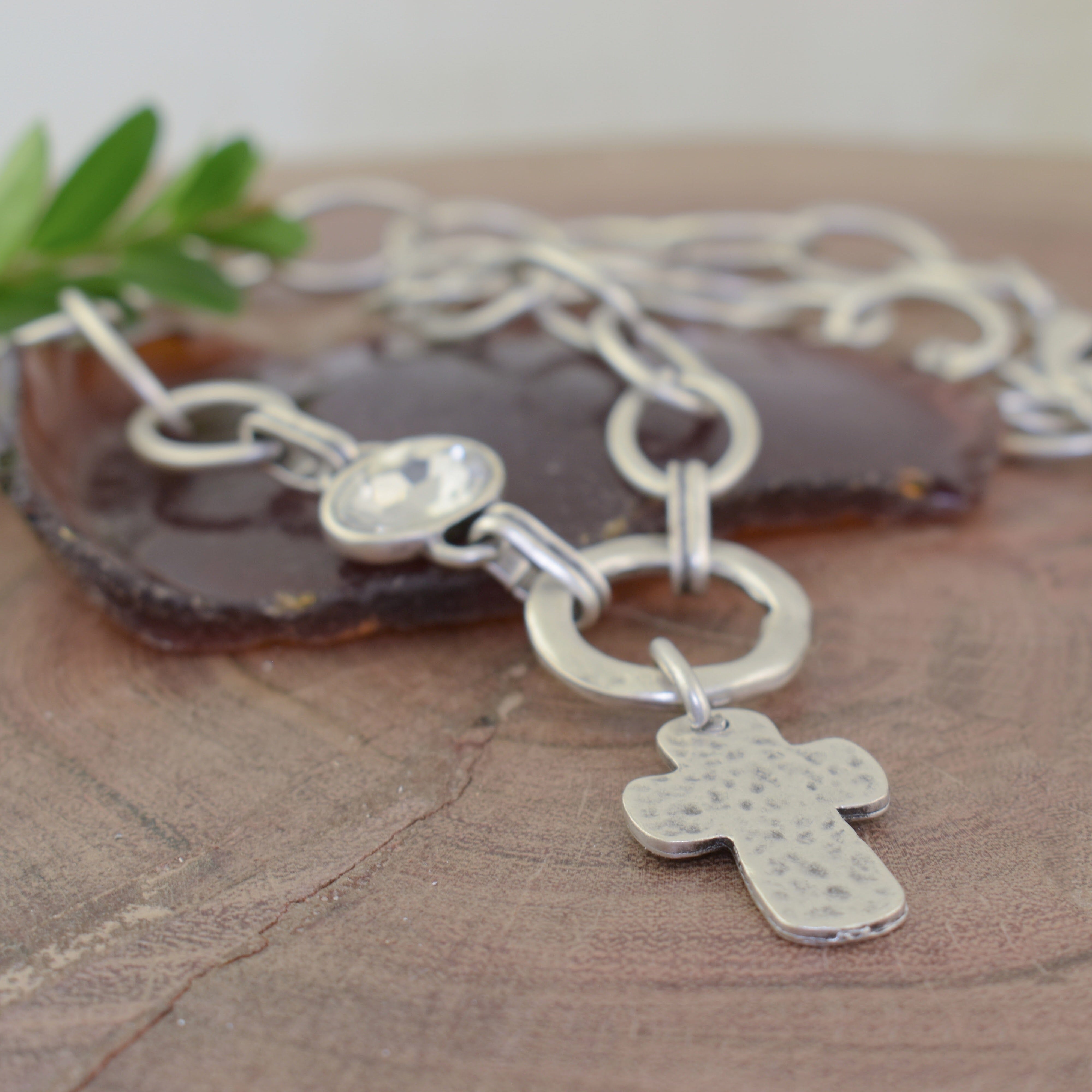 Zamak necklace with hammered cross