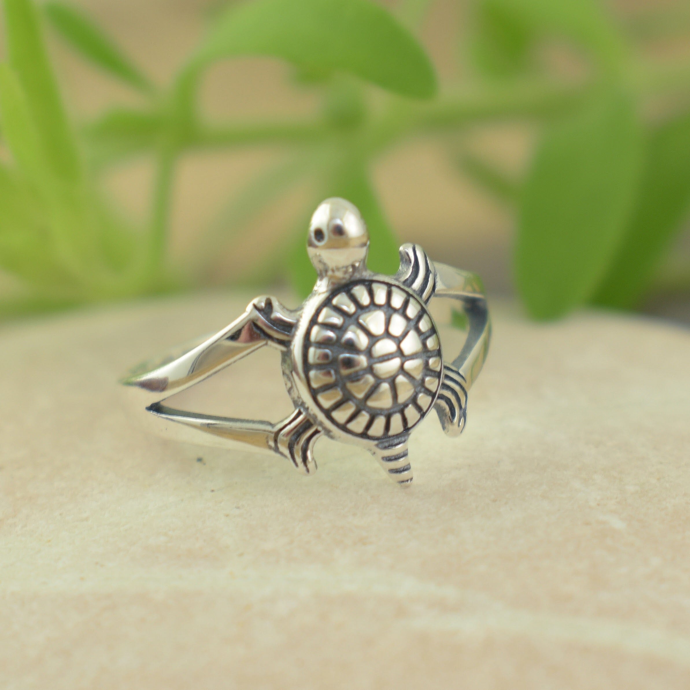 Sterling silver turtle toe ring 