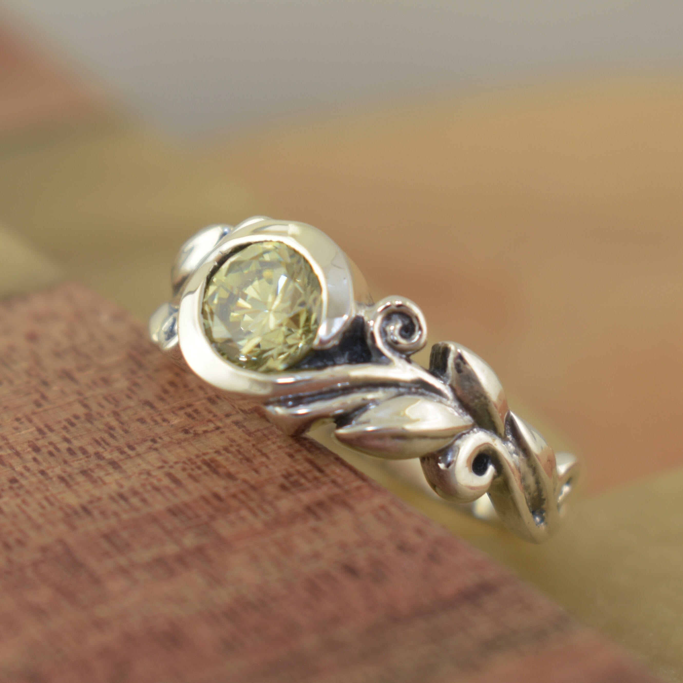 Verde Vine Ring