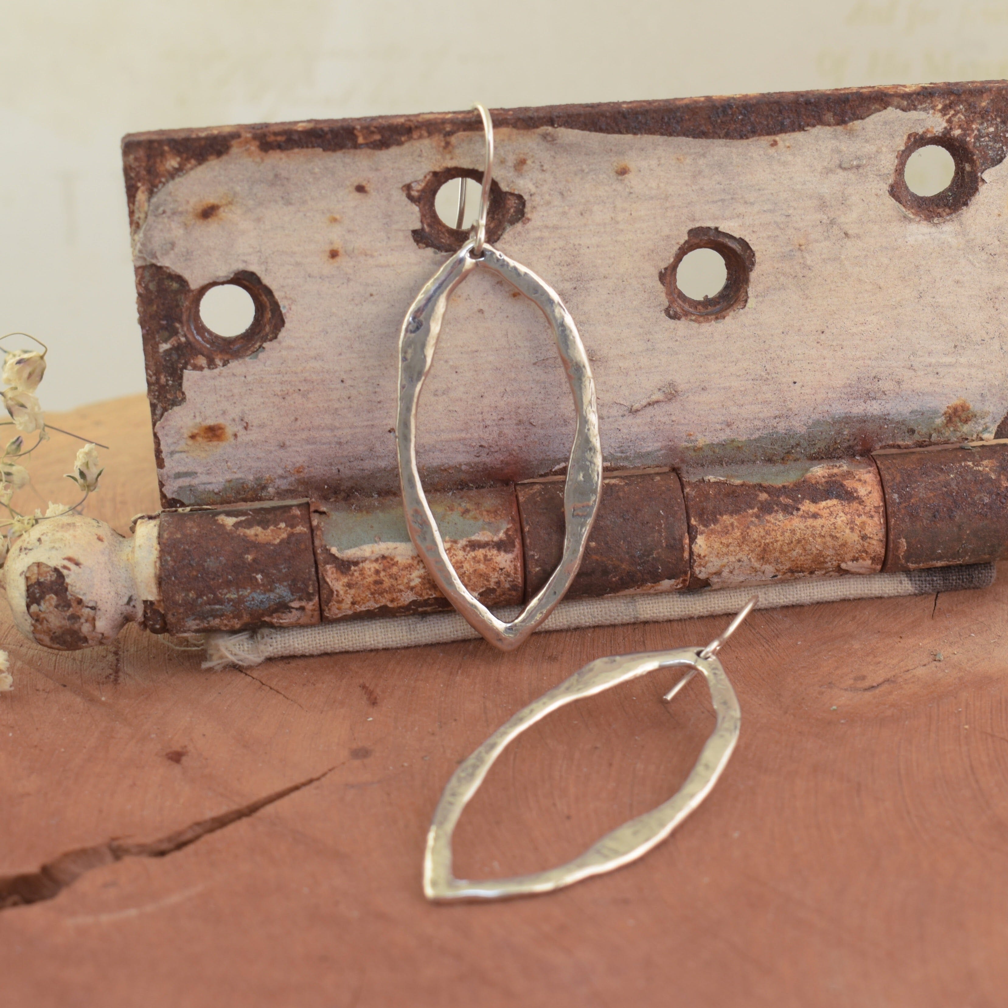 Hook back dangle earrings