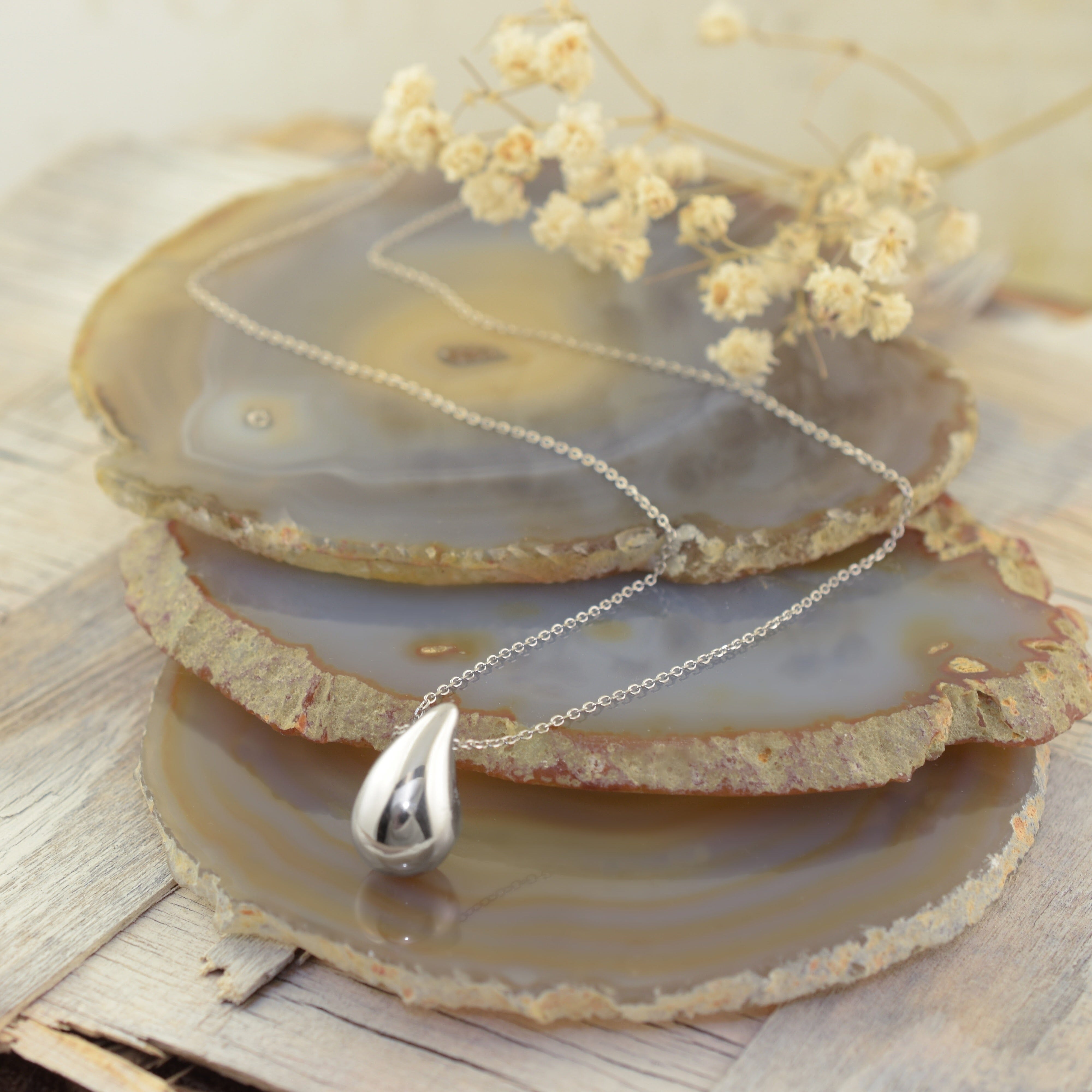 A sterling silver teardrop pendant necklace