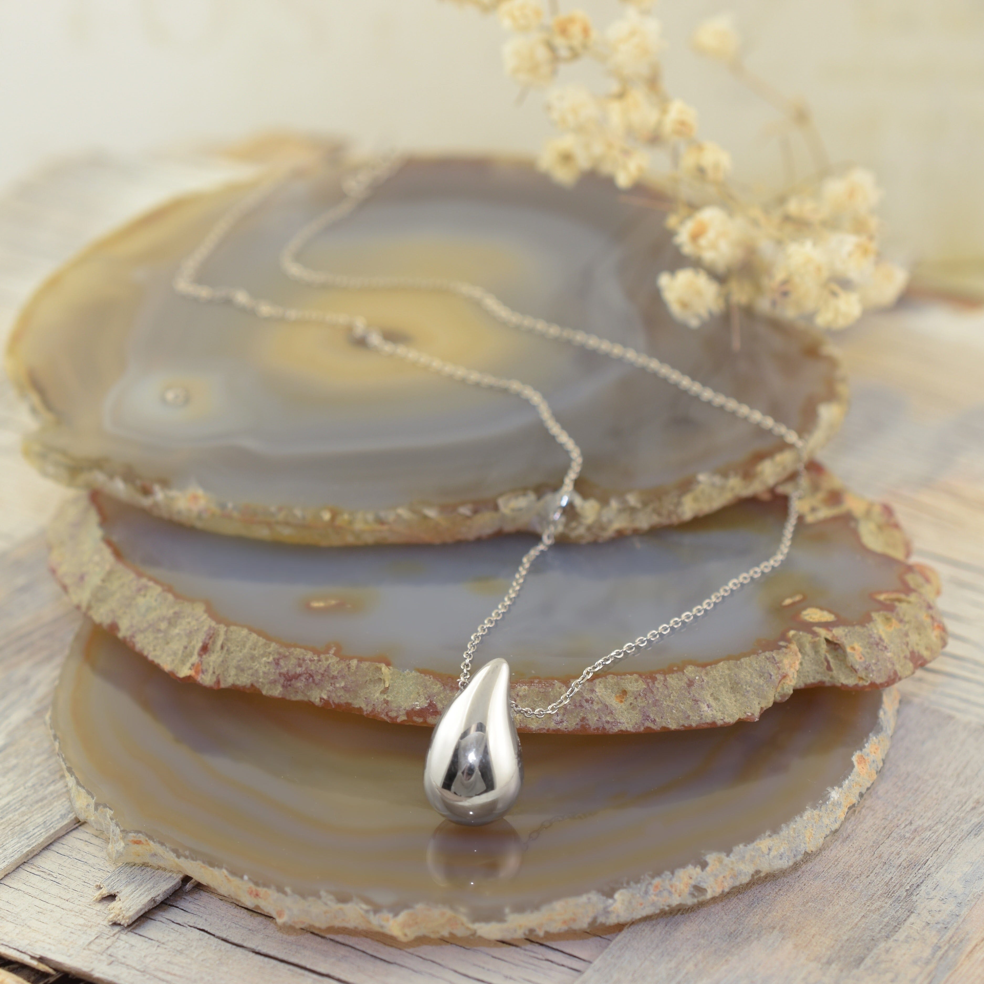 A sterling silver teardrop pendant necklace