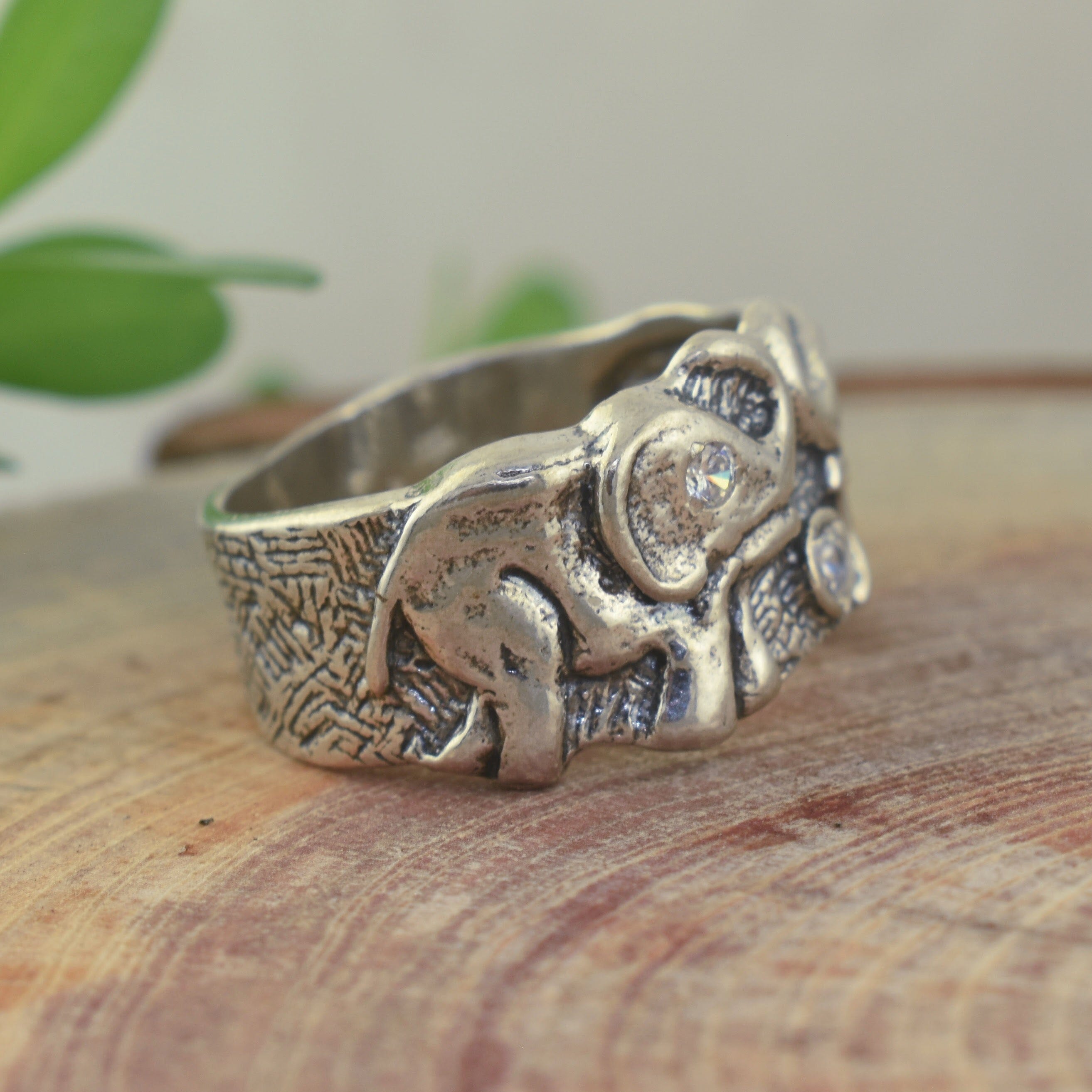 Sterling silver elephant ring