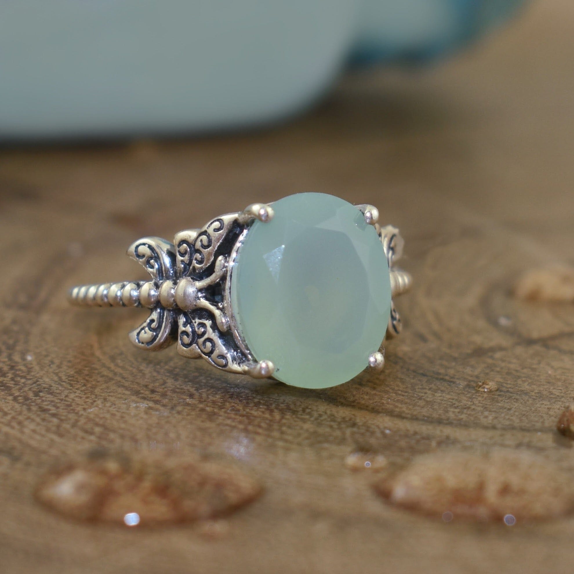 Butterfly ring with oval Prehnite Chalcedony