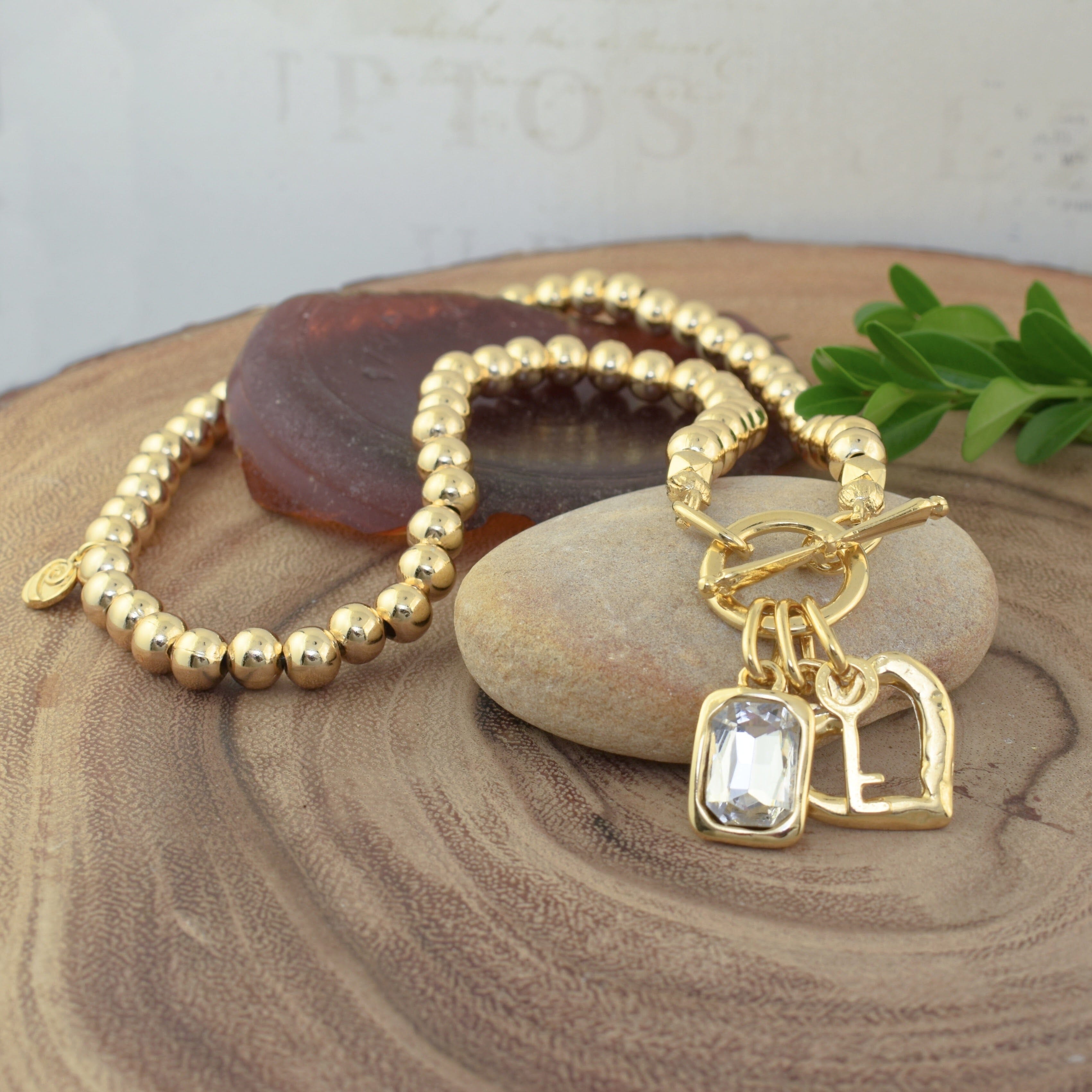 Front toggle closure necklace
